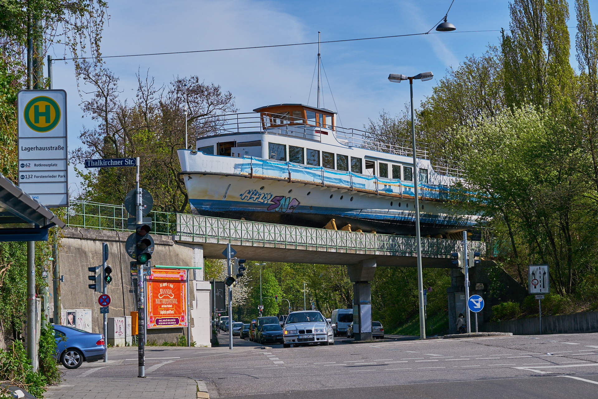 MS-UTTING-auf der Gleisbrücke über der Lagerhausstraße in Sendling