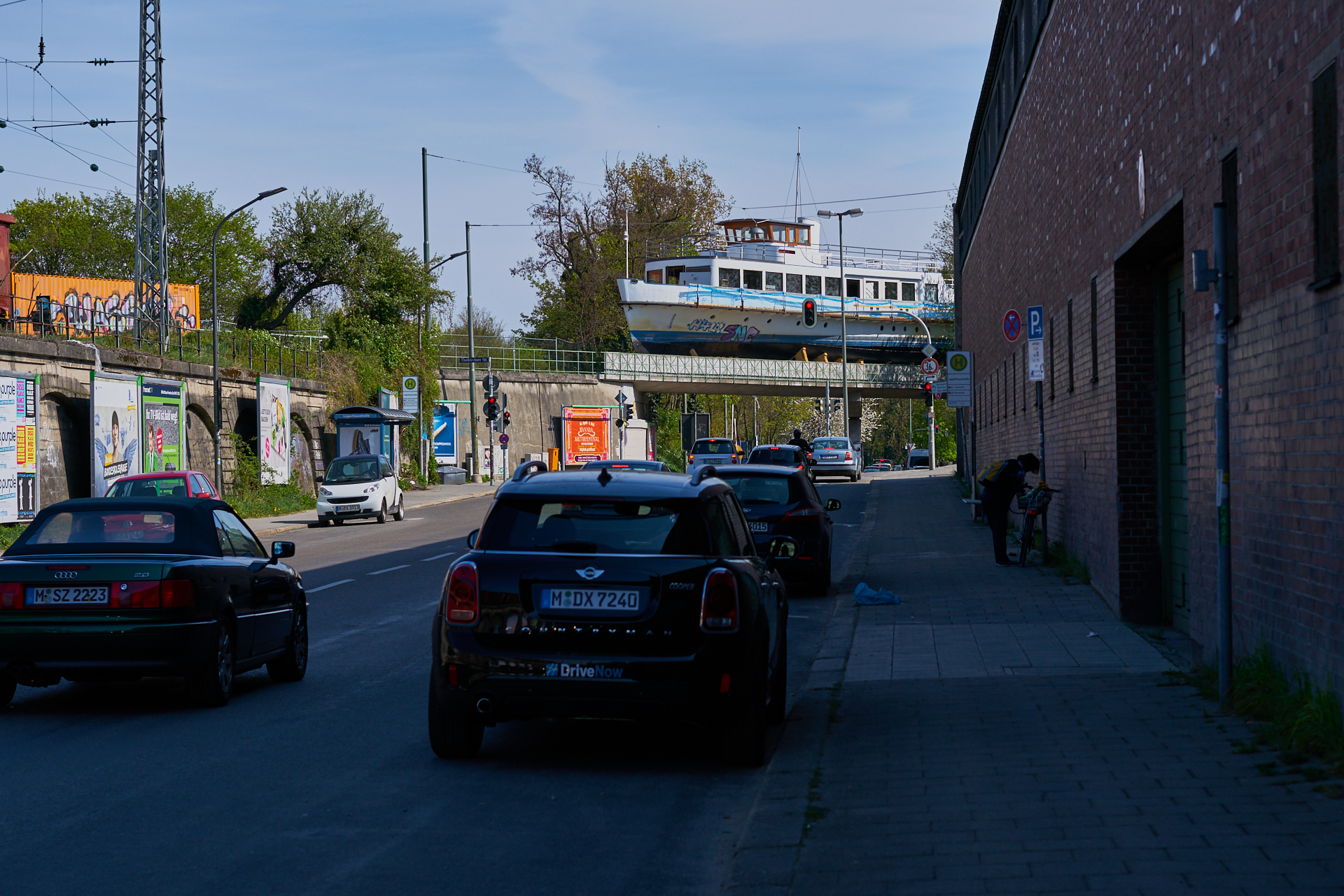 MS-UTTING-auf der Gleisbrücke über der Lagerhausstraße in Sendling
