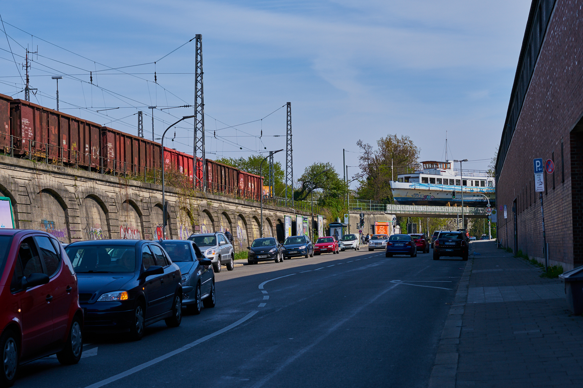 MS-UTTING-auf der Gleisbrücke über der Lagerhausstraße in Sendling