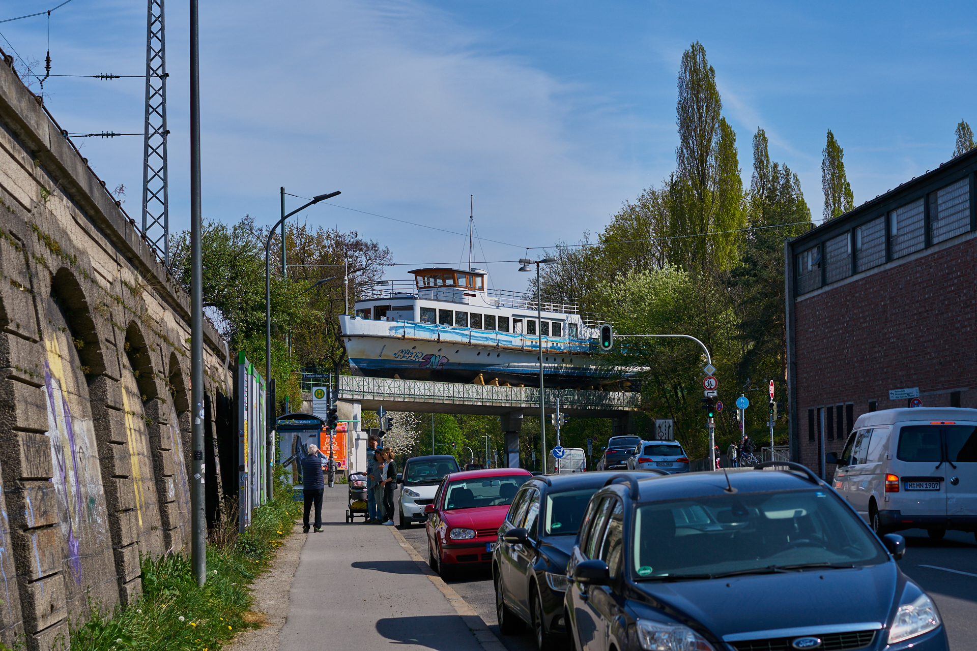 MS-UTTING-auf der Gleisbrücke über der Lagerhausstraße in Sendling