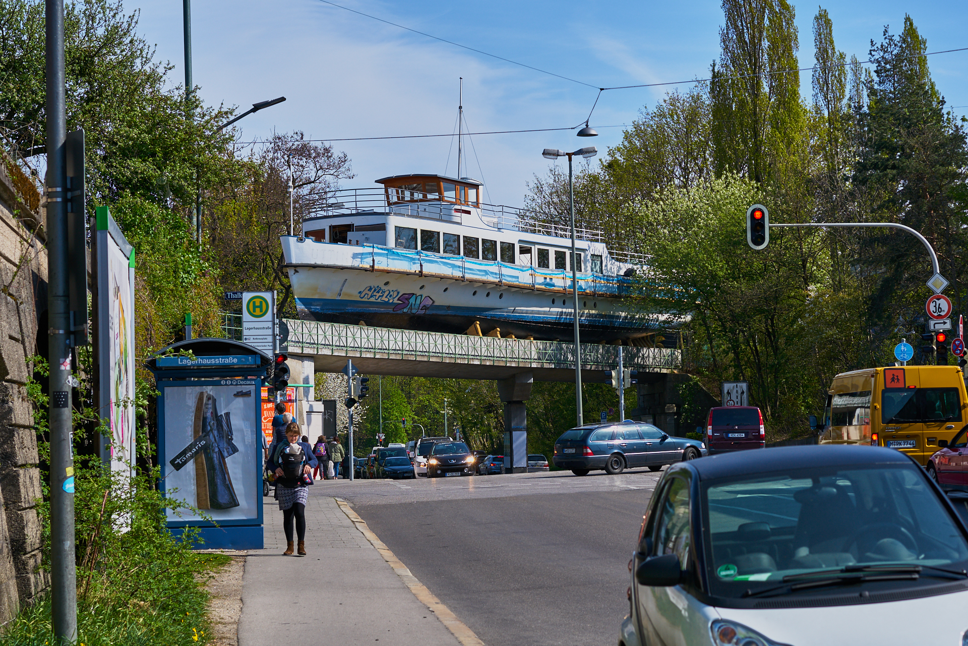 MS-UTTING-auf der Gleisbrücke über der Lagerhausstraße in Sendling