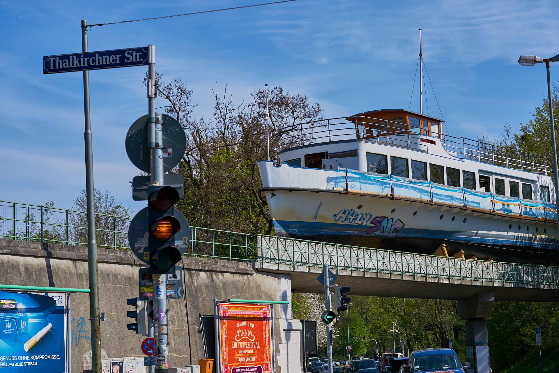 MS-UTTING-auf der Gleisbrücke über der Lagerhausstraße in Sendling