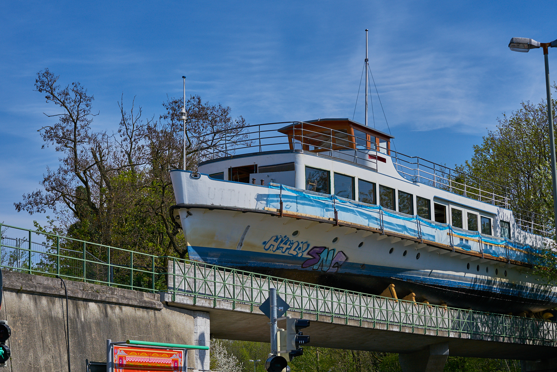 MS-UTTING-auf der Gleisbrücke über der Lagerhausstraße in Sendling