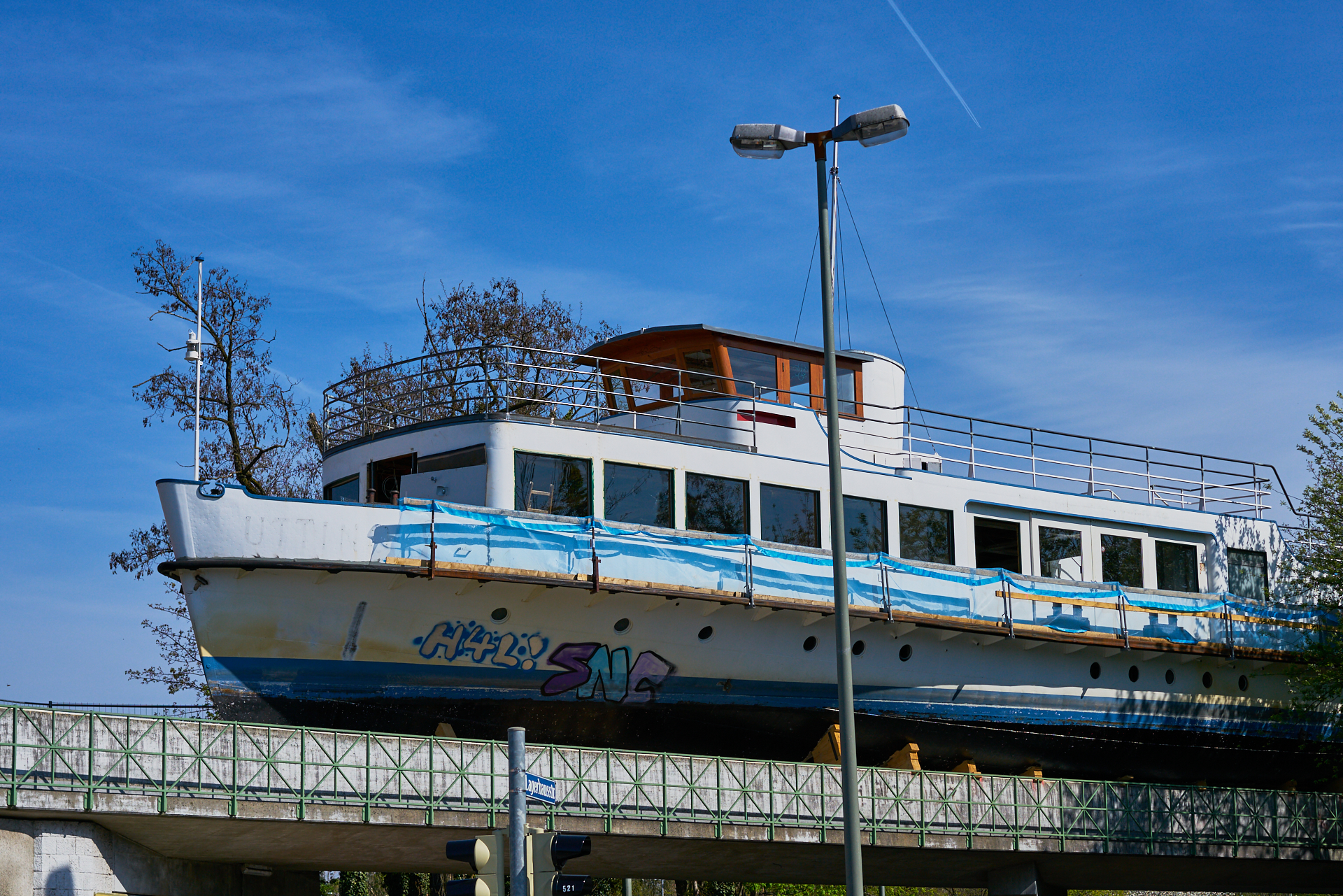 MS-UTTING-auf der Gleisbrücke über der Lagerhausstraße in Sendling