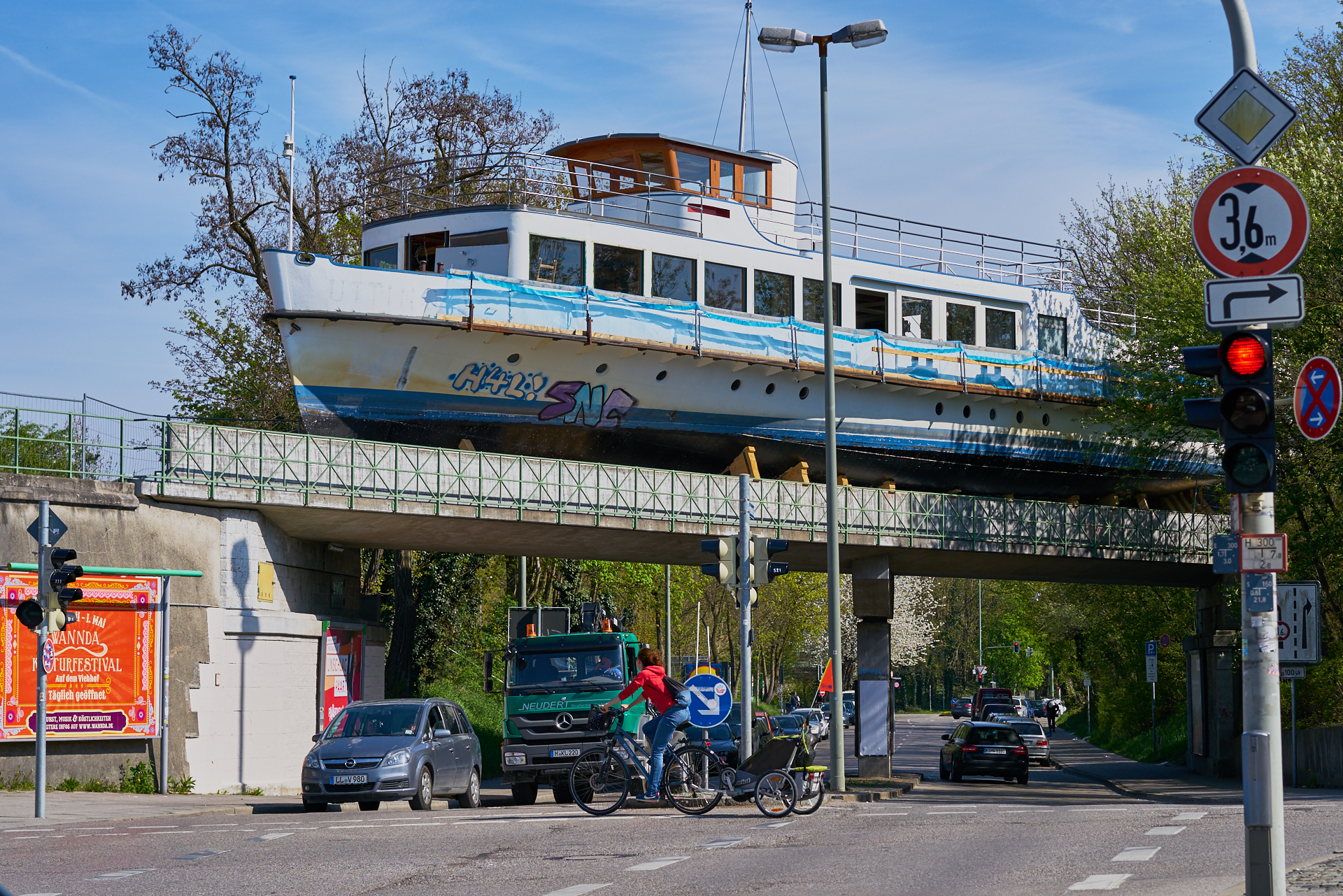 MS-UTTING-auf der Gleisbrücke über der Lagerhausstraße in Sendling
