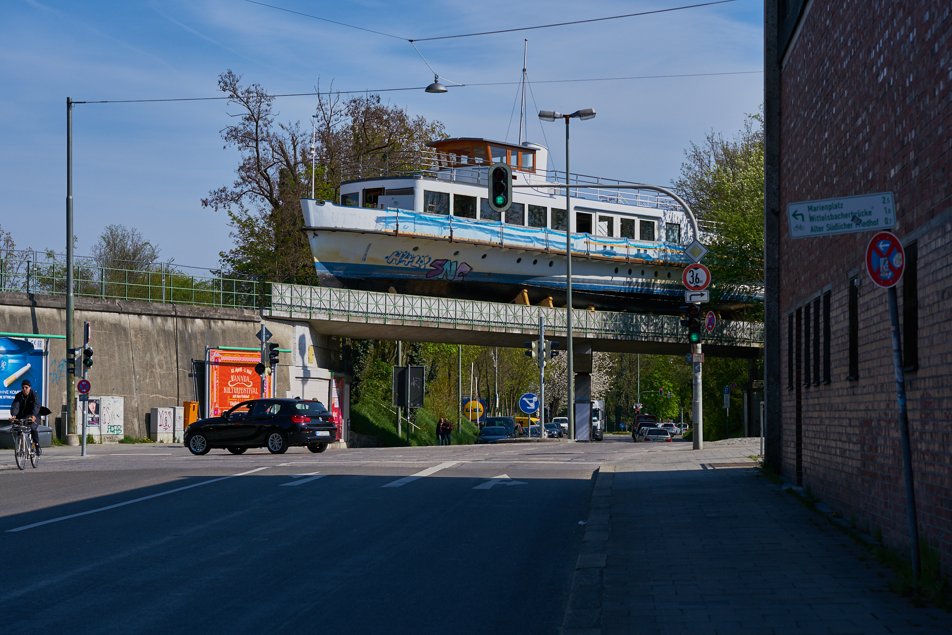 MS-UTTING-auf der Gleisbrücke über der Lagerhausstraße in Sendling