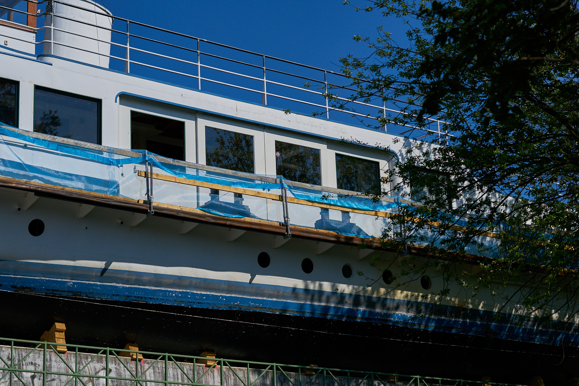 MS-UTTING-auf der Gleisbrücke über der Lagerhausstraße in Sendling