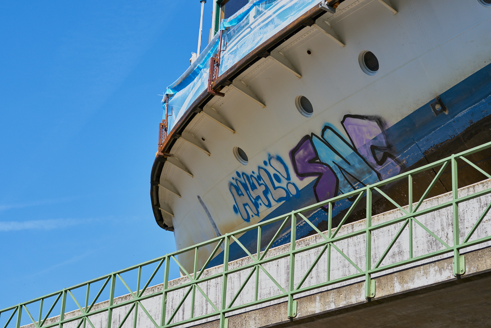 MS-UTTING-auf der Gleisbrücke über der Lagerhausstraße in Sendling
