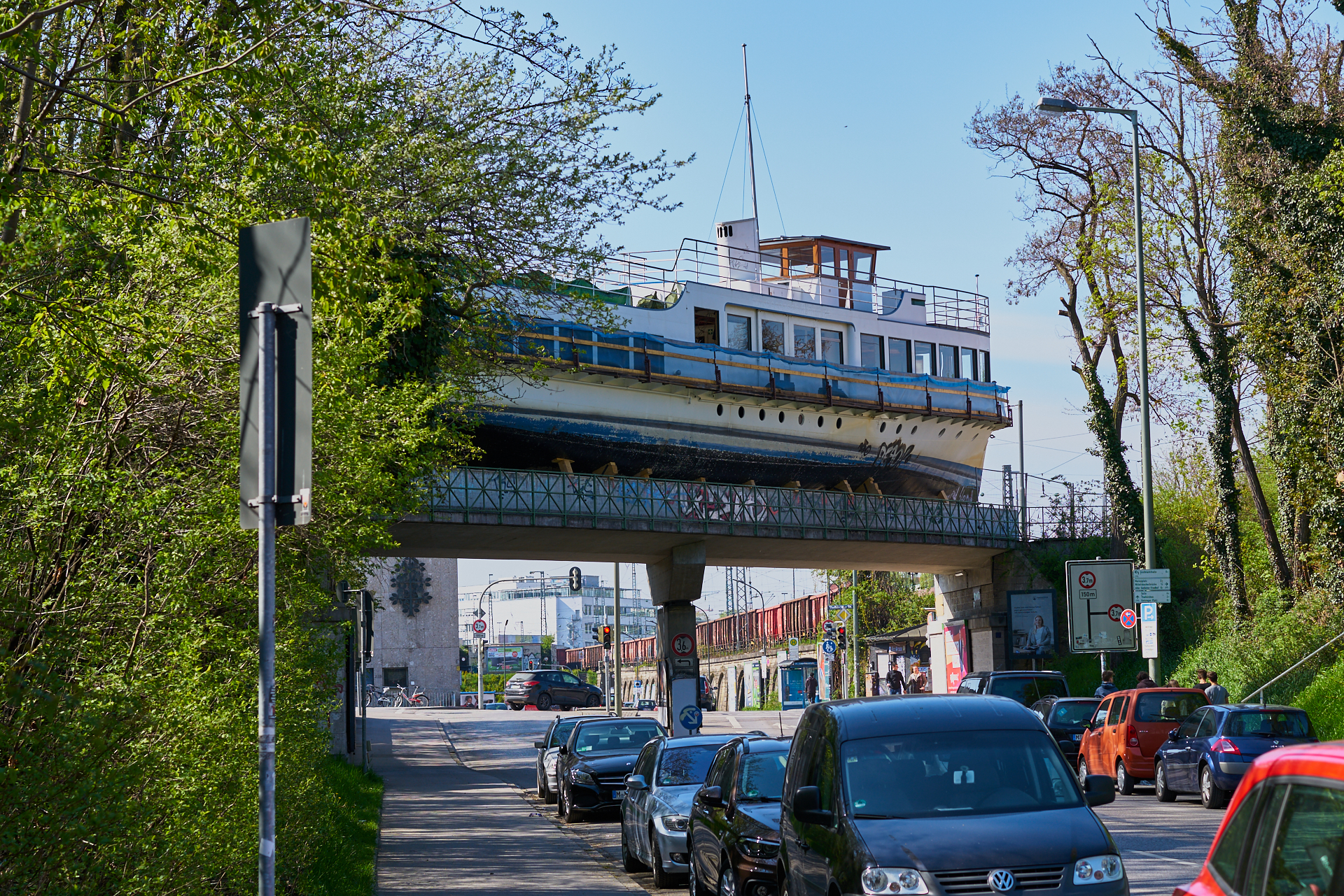 MS-UTTING-auf der Gleisbrücke über der Lagerhausstraße in Sendling