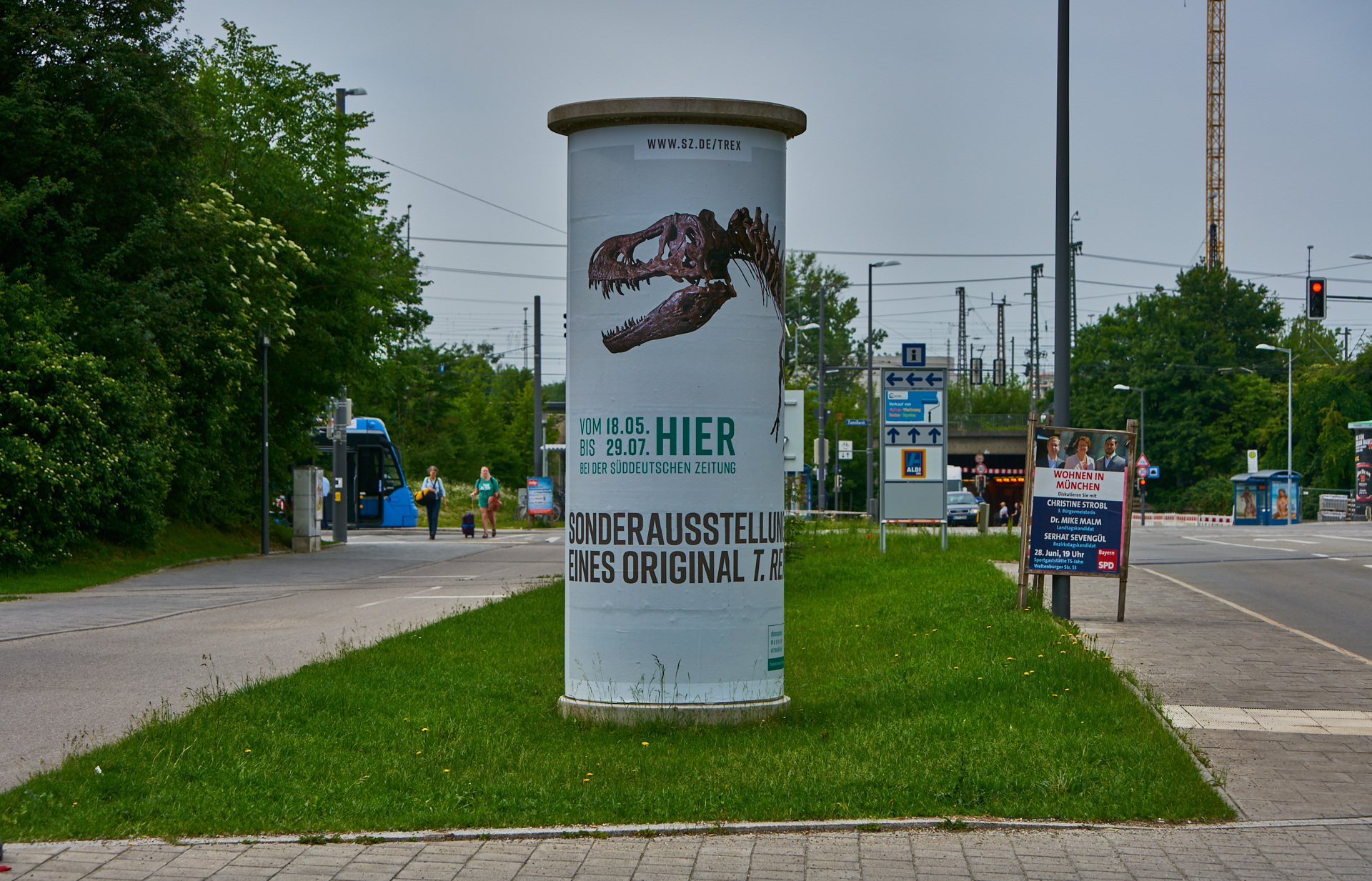 Baustelle_Montessori-Schule_im_Plettzentrum_in_Neuperlach_Photographed-by-Gelbmann Ausstellung in dem SZ-Verlagsgebäude, mit einem echten Skelett eines jungen Ekeligen