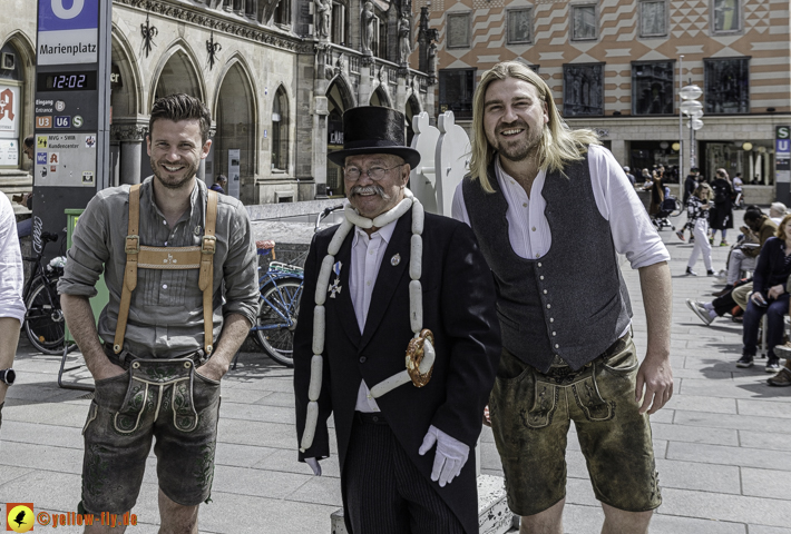 weisswurst-parade-im-donisl-und-marienplatz_Photographed-by-Gelbmann__MG_3440.jpg