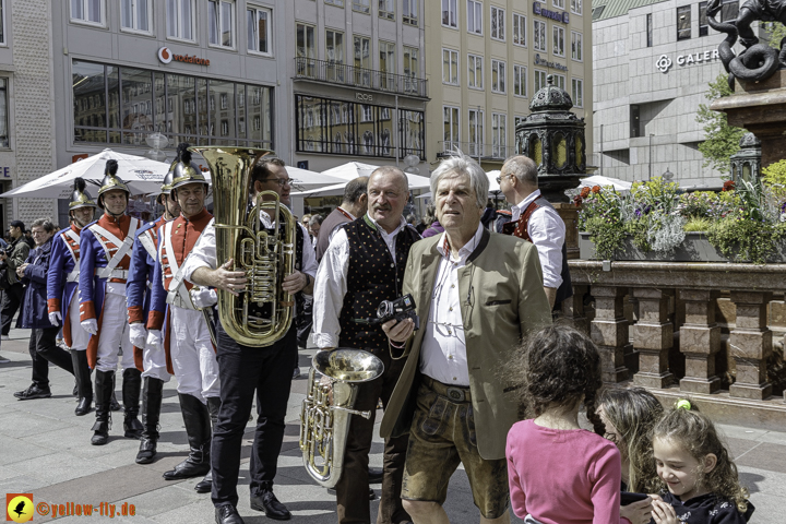 weisswurst-parade-im-donisl-und-marienplatz_Photographed-by-Gelbmann__MG_3679.jpg