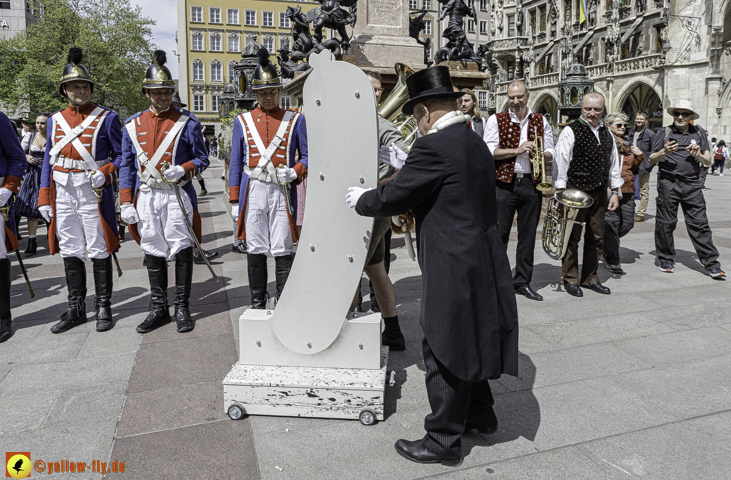 weisswurst-parade-im-donisl-und-marienplatz_Photographed-by-Gelbmann__MG_3753.jpg