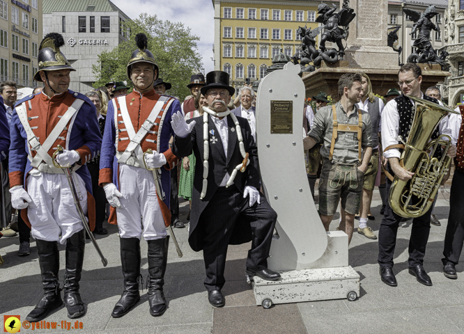 weisswurst-parade-im-donisl-und-marienplatz_Photographed-by-Gelbmann__MG_3825.jpg