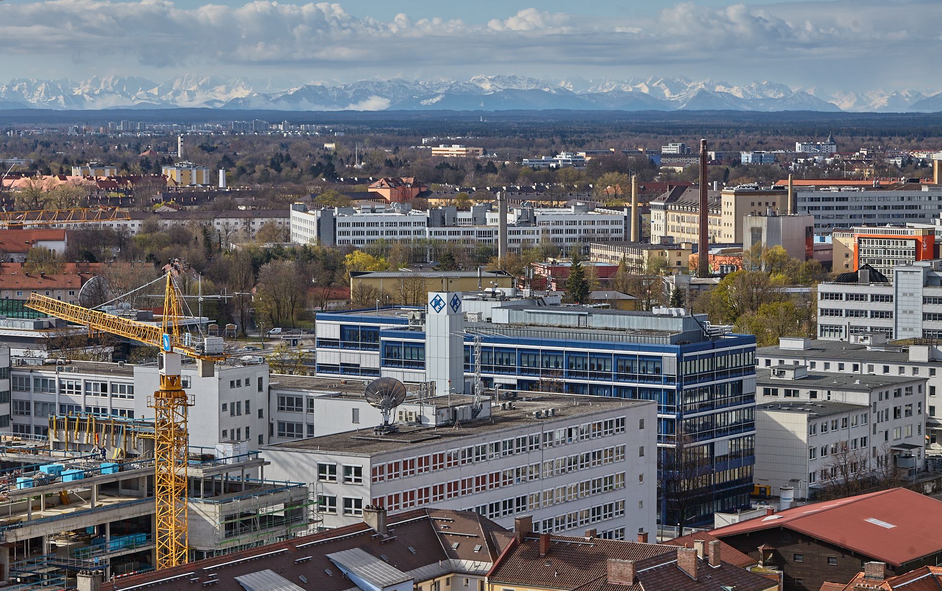 12.04.2012 - Die Kultfabrik und der Kunstpark-Ost von Oben