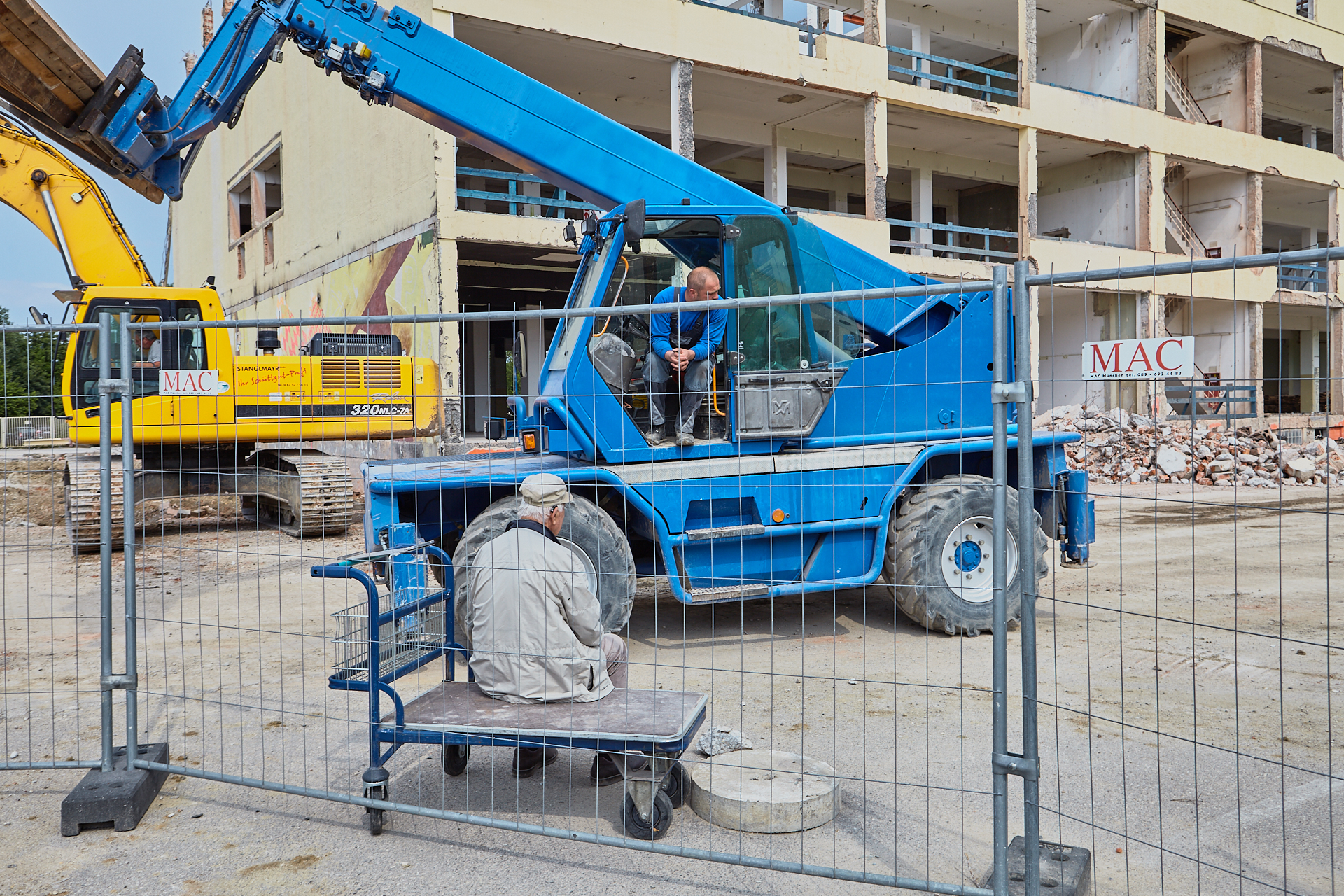 03.06.2014 - Baustelle in der Kultfabrik, dem zukünftgen WERKSVIERTEL MITTE
