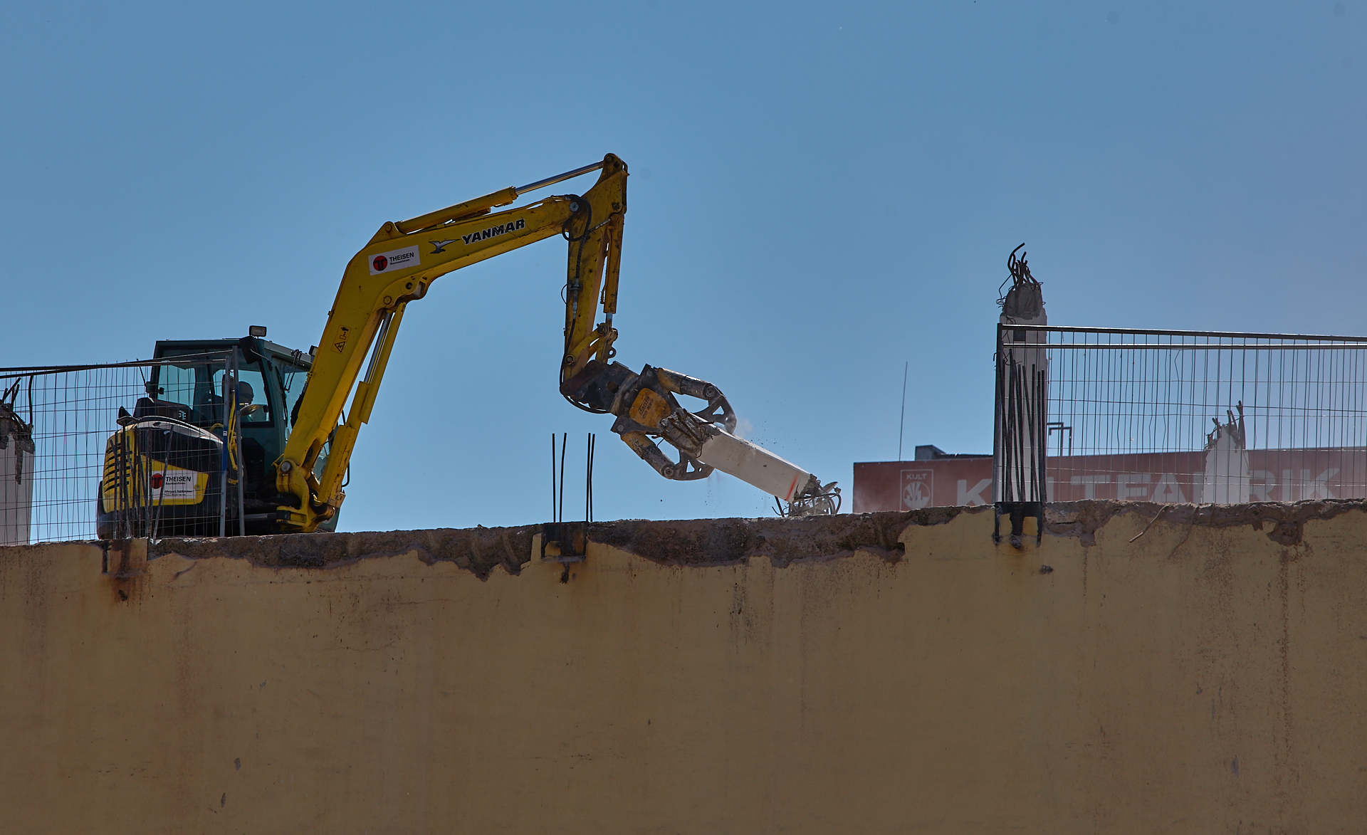 04.06.2014 - Die KULTFABRIK wird abgerissen