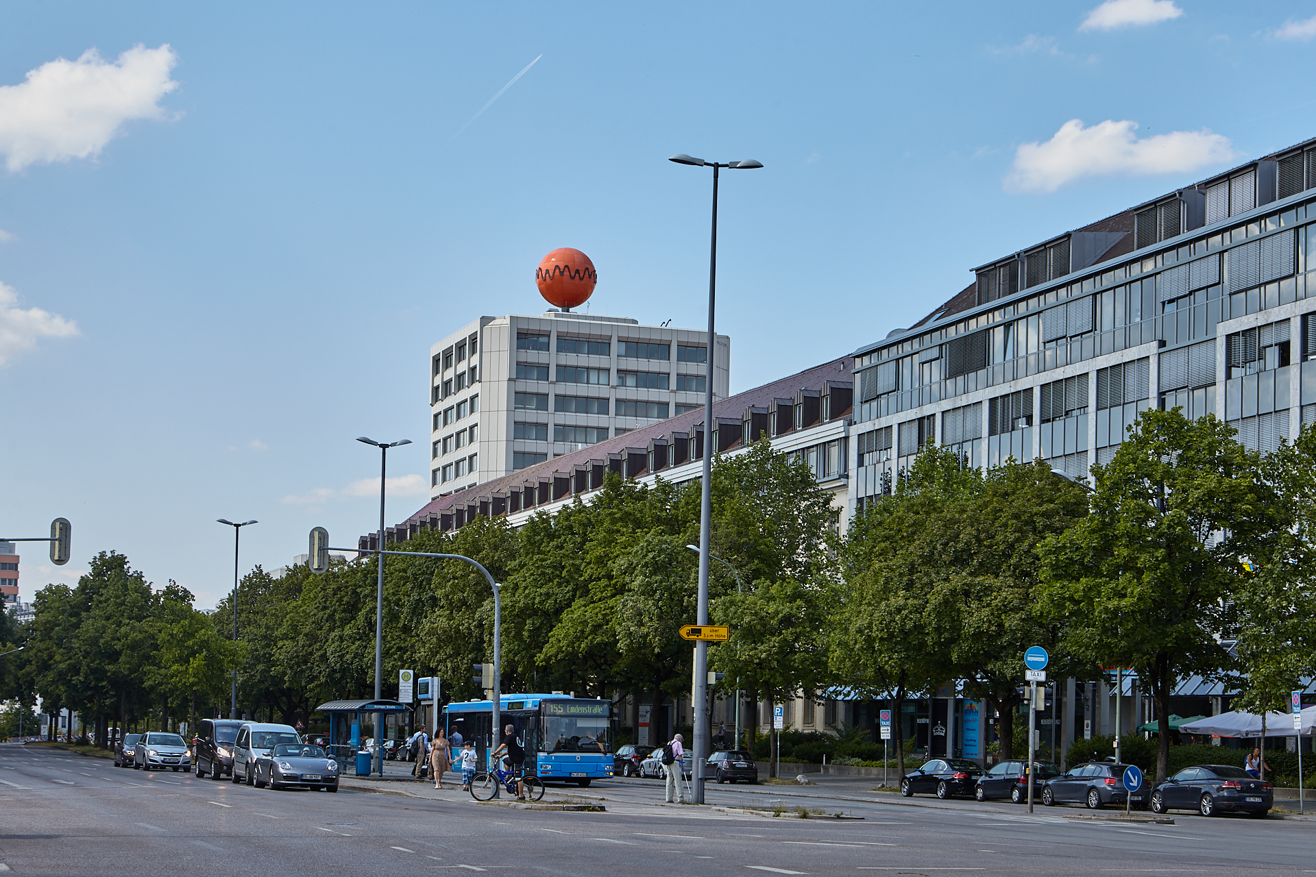 11.06.2014 - Dacharbeiten auf dem Werksgelände