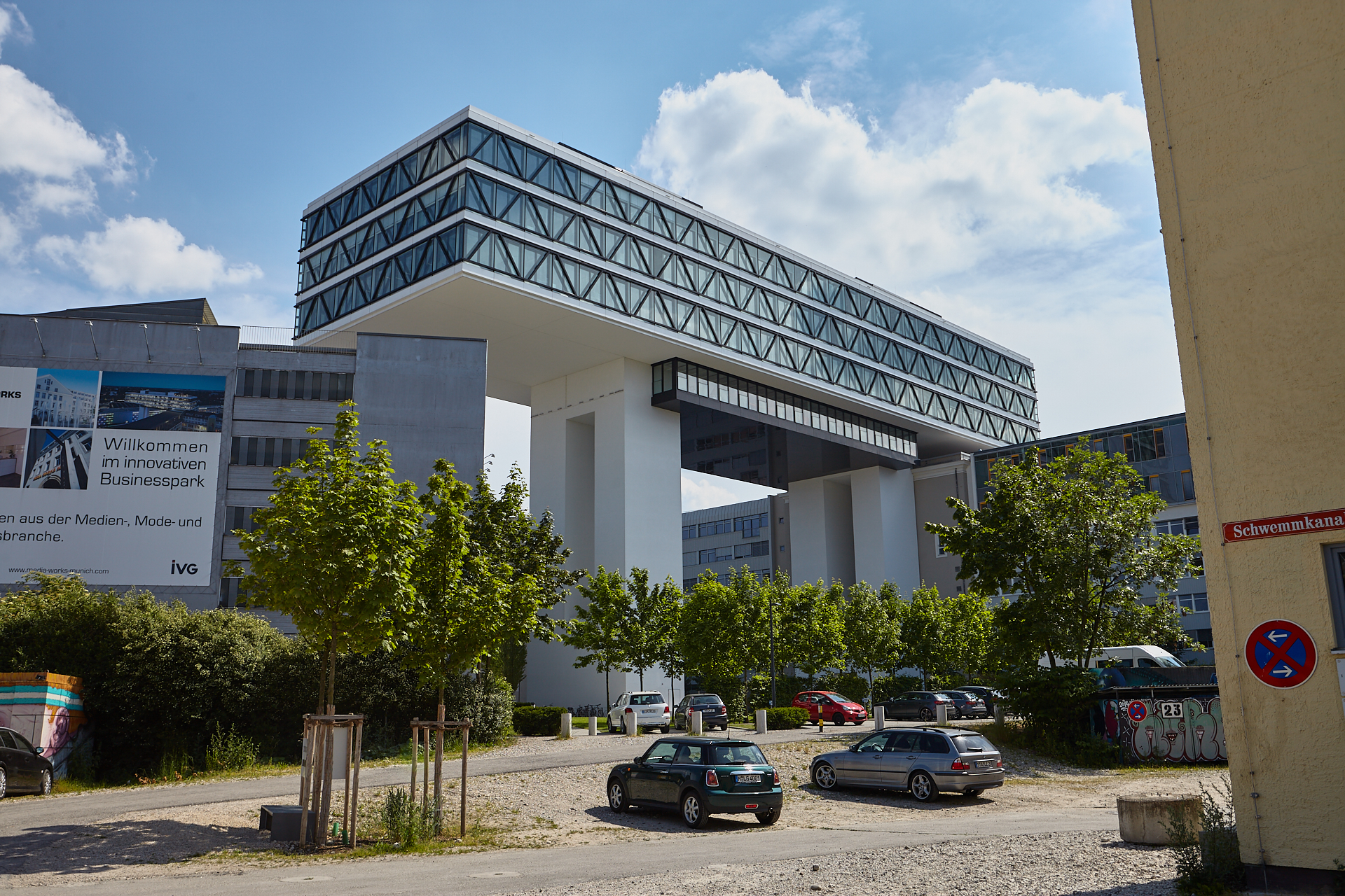 11.06.2014 - Dacharbeiten auf dem Werksgelände