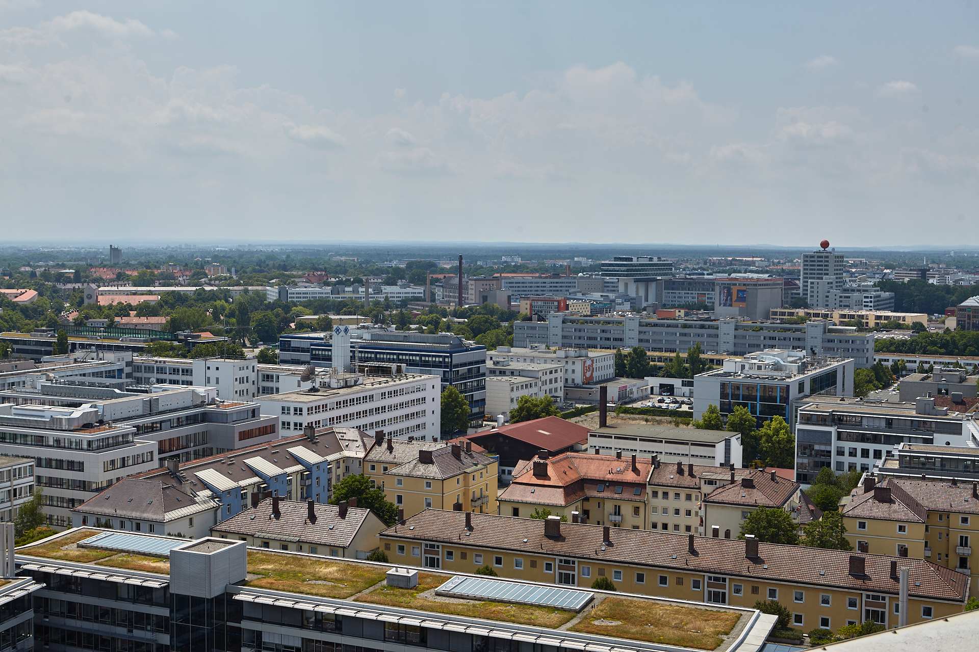 13.06.2014 - Dacharbeiten auf dem Dach des zukünftigen WERK 3