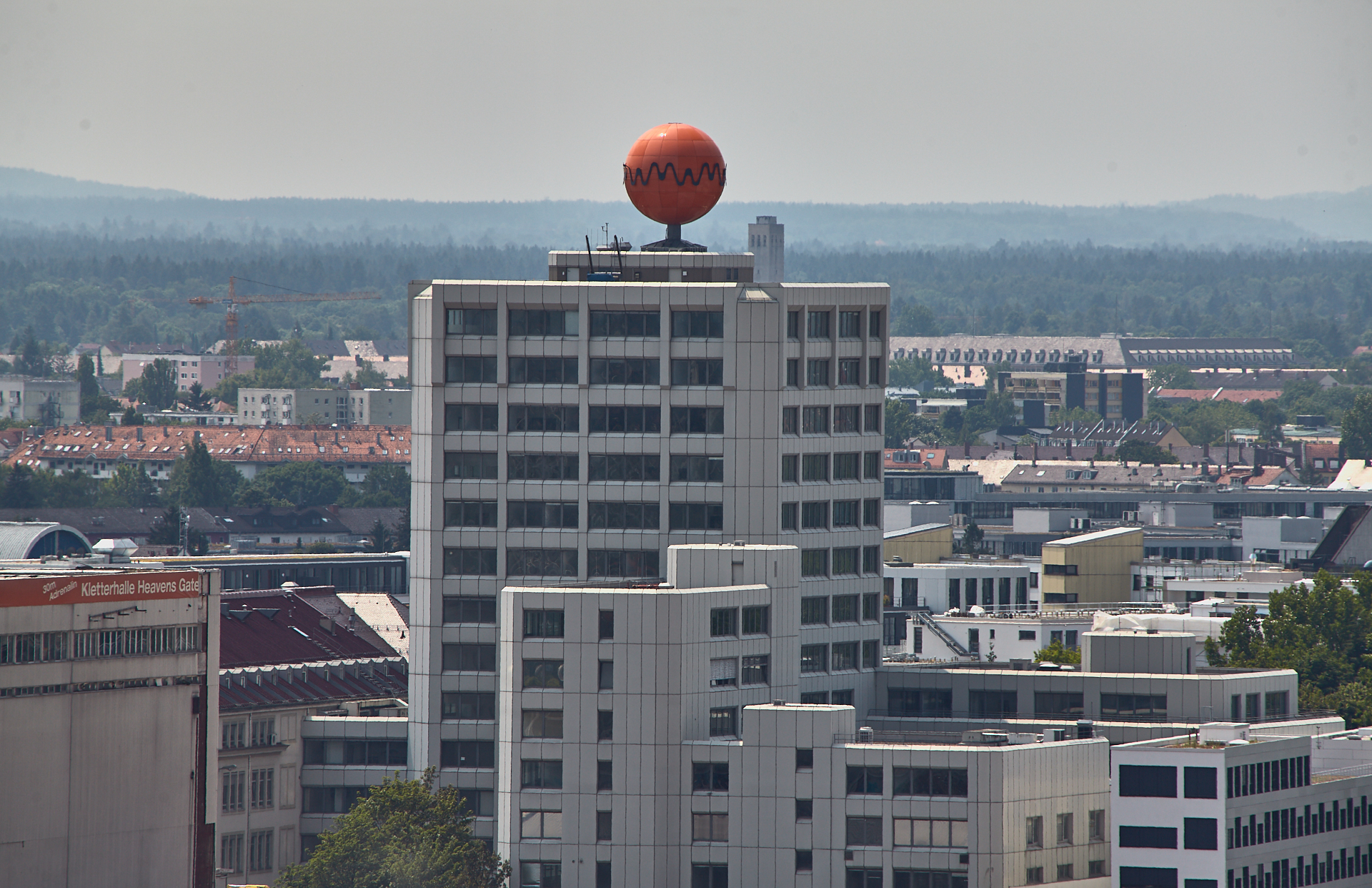 13.06.2014 - Dacharbeiten auf dem Dach des zukünftigen WERK 3