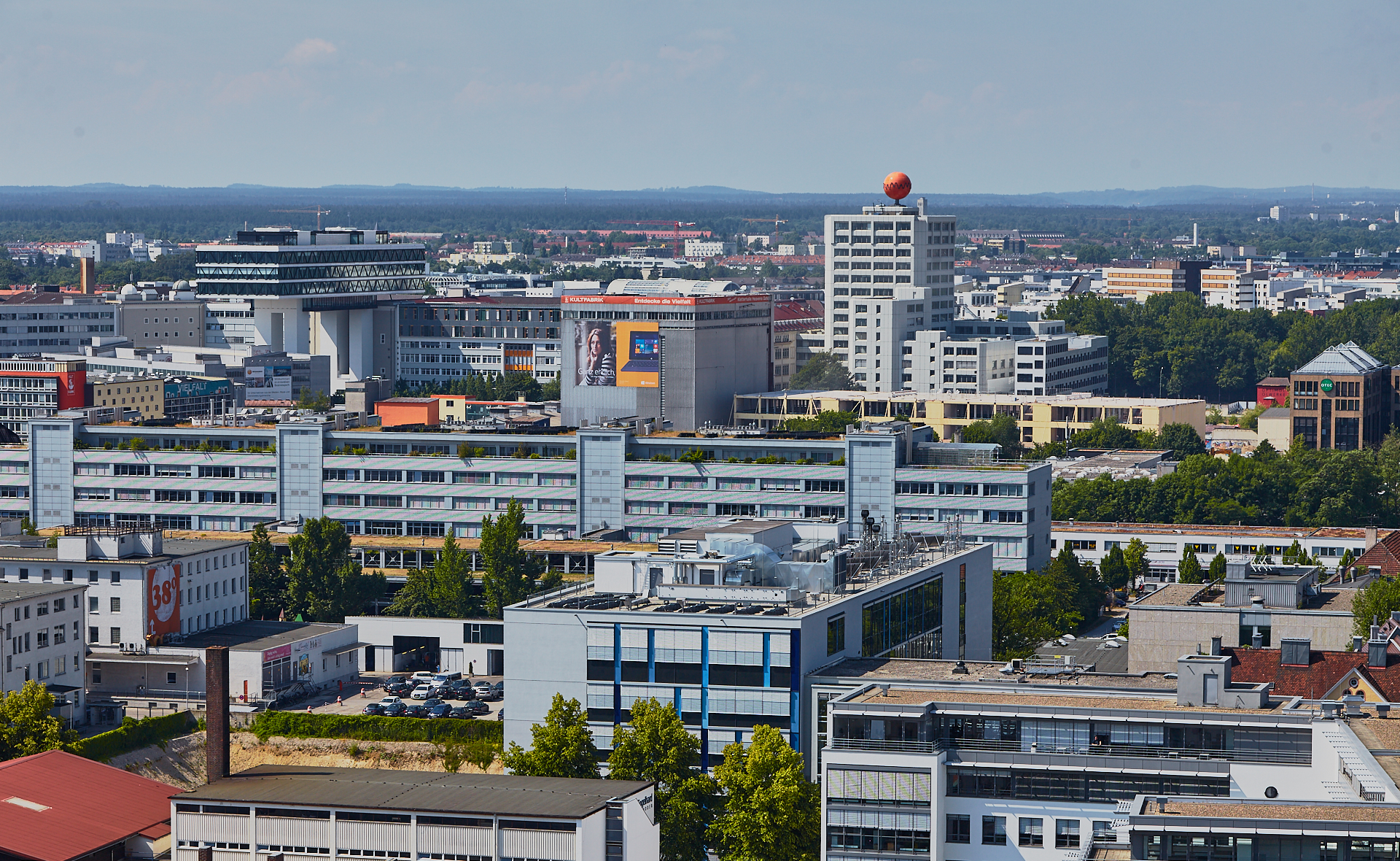 18.06.2014 - Panoramablick auf den Ostbahnhof und dem Kunstpark-Ost