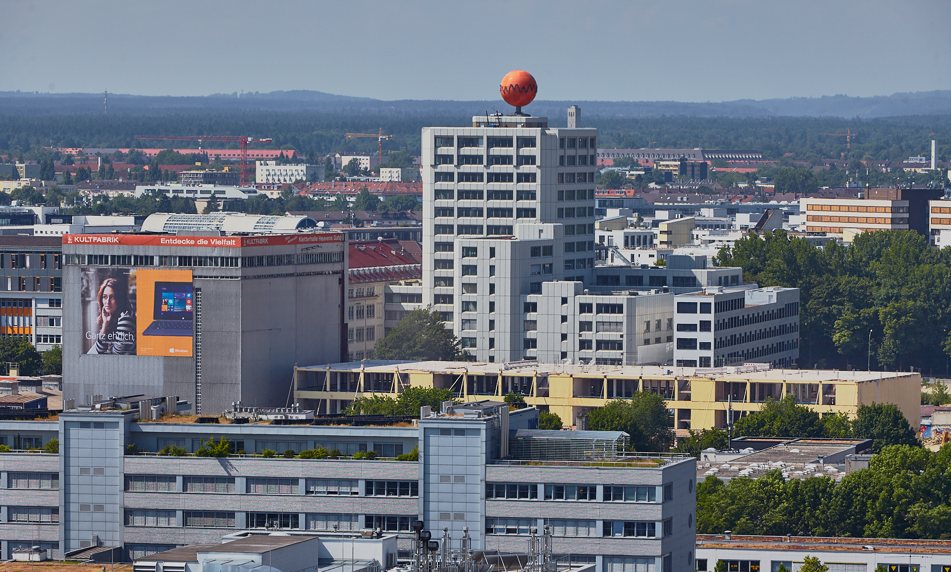 18.06.2014 - Panoramablick auf den Ostbahnhof und dem Kunstpark-Ost