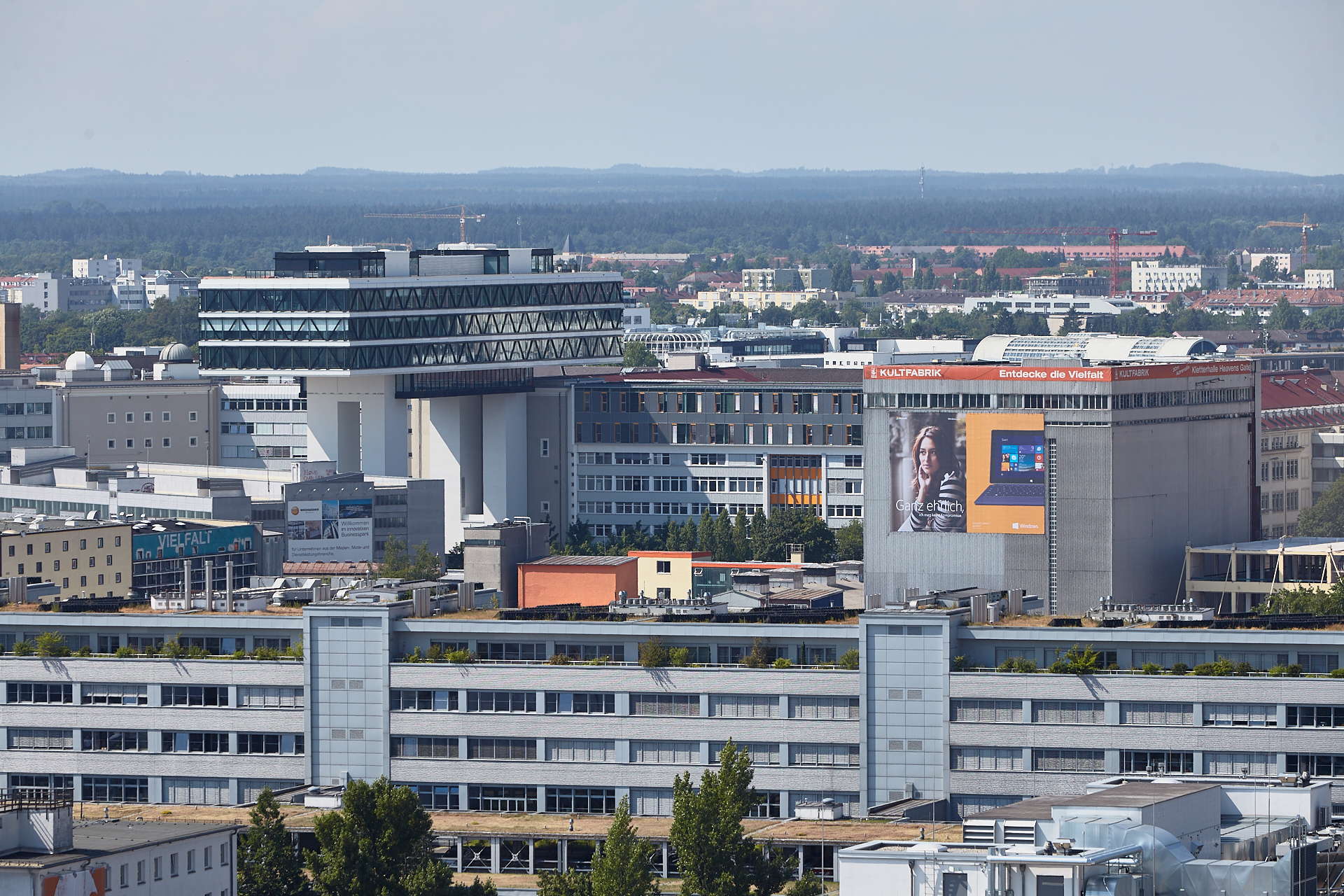 18.06.2014 - Panoramablick auf den Ostbahnhof und dem Kunstpark-Ost