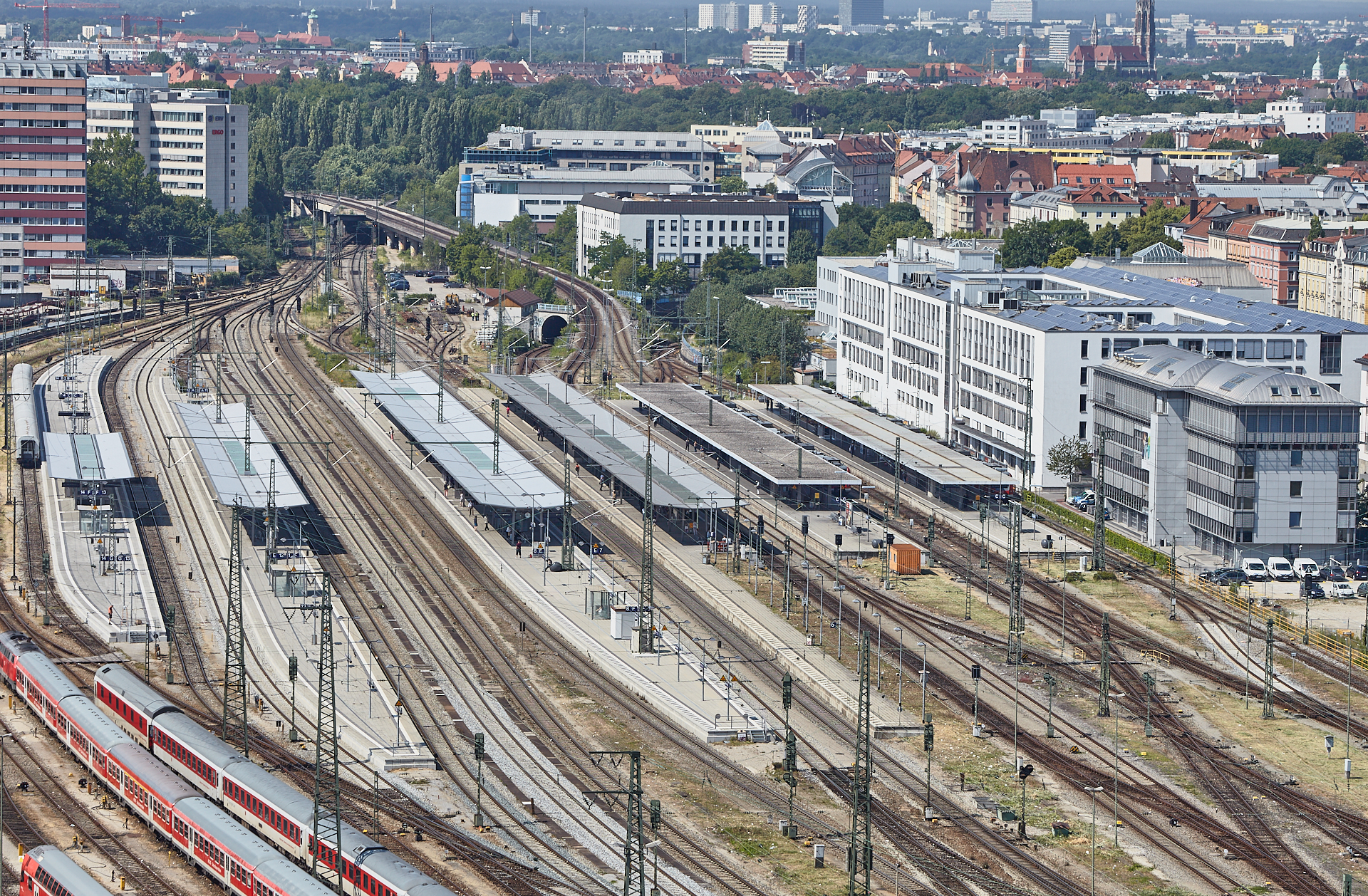 18.06.2014 - Panoramablick auf den Ostbahnhof und dem Kunstpark-Ost