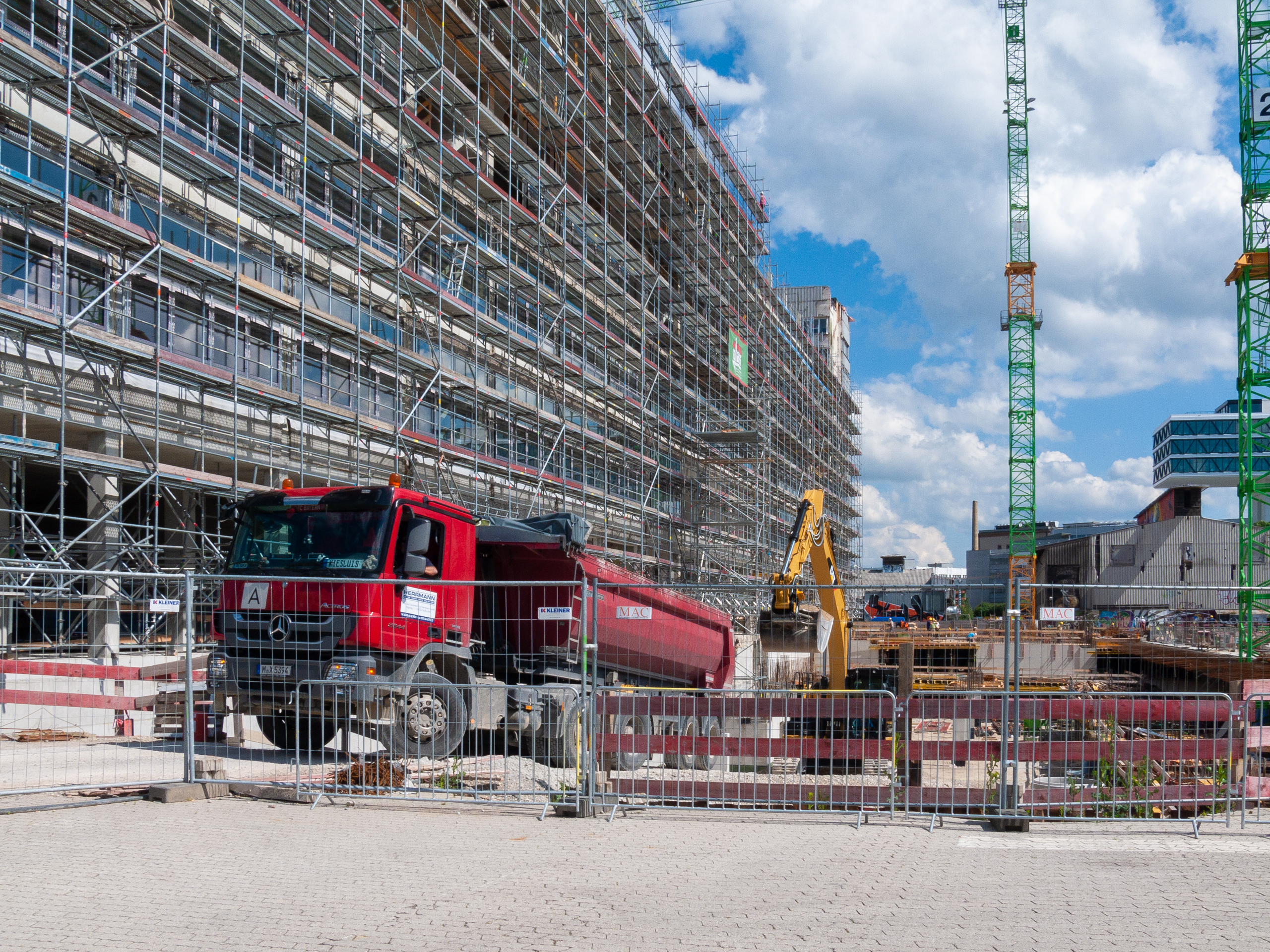 24.06.2015 - Das WERK 3 entsteht und die dazugehörende Tiefgarage