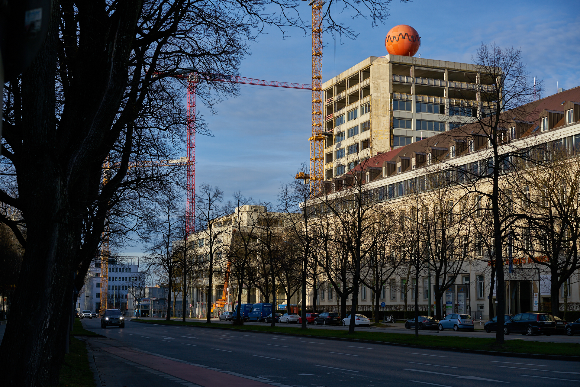 12.12.2016 - Das ATLAS Bürohochhaus im Umbau