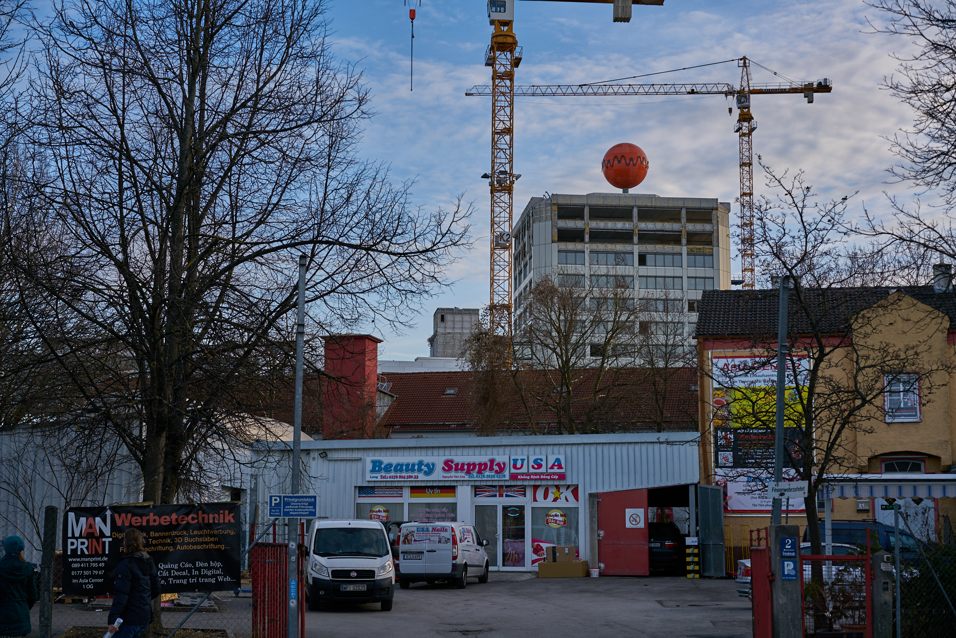 12.12.2016 - Das ATLAS Bürohochhaus im Umbau