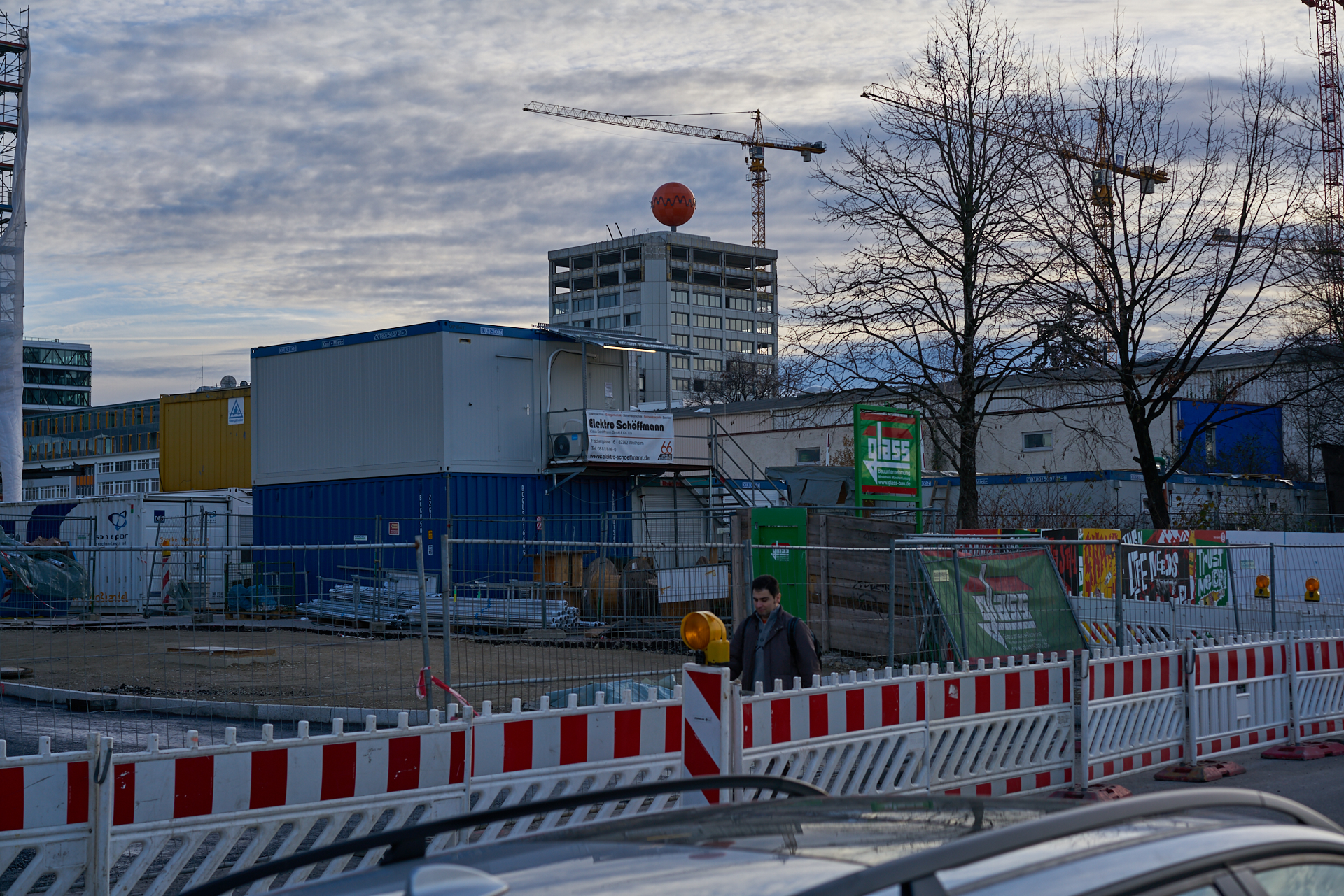 12.12.2016 - Das ATLAS Bürohochhaus im Umbau