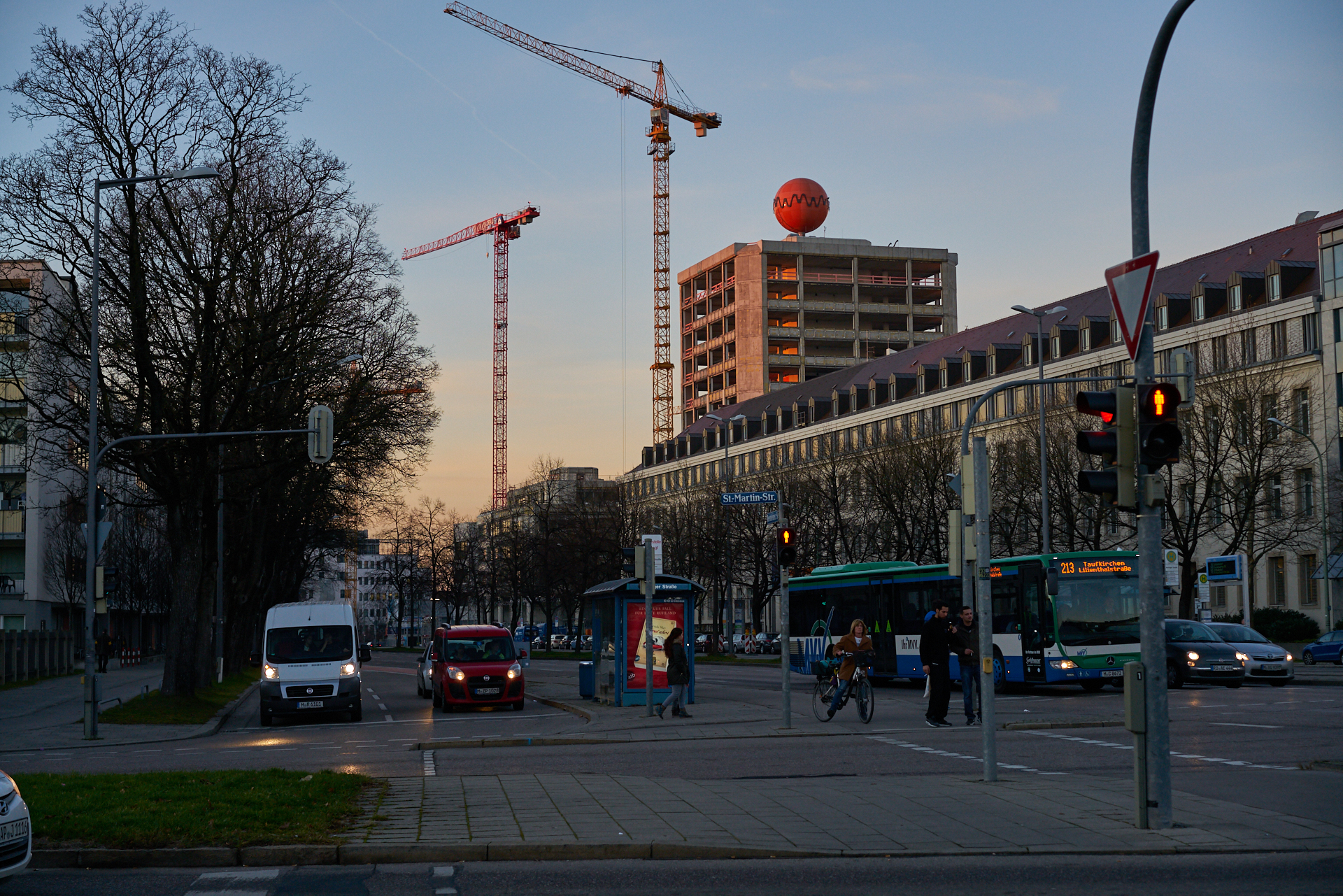 27.12.2016 - Entkernung des ATLAS Bürohochhauses