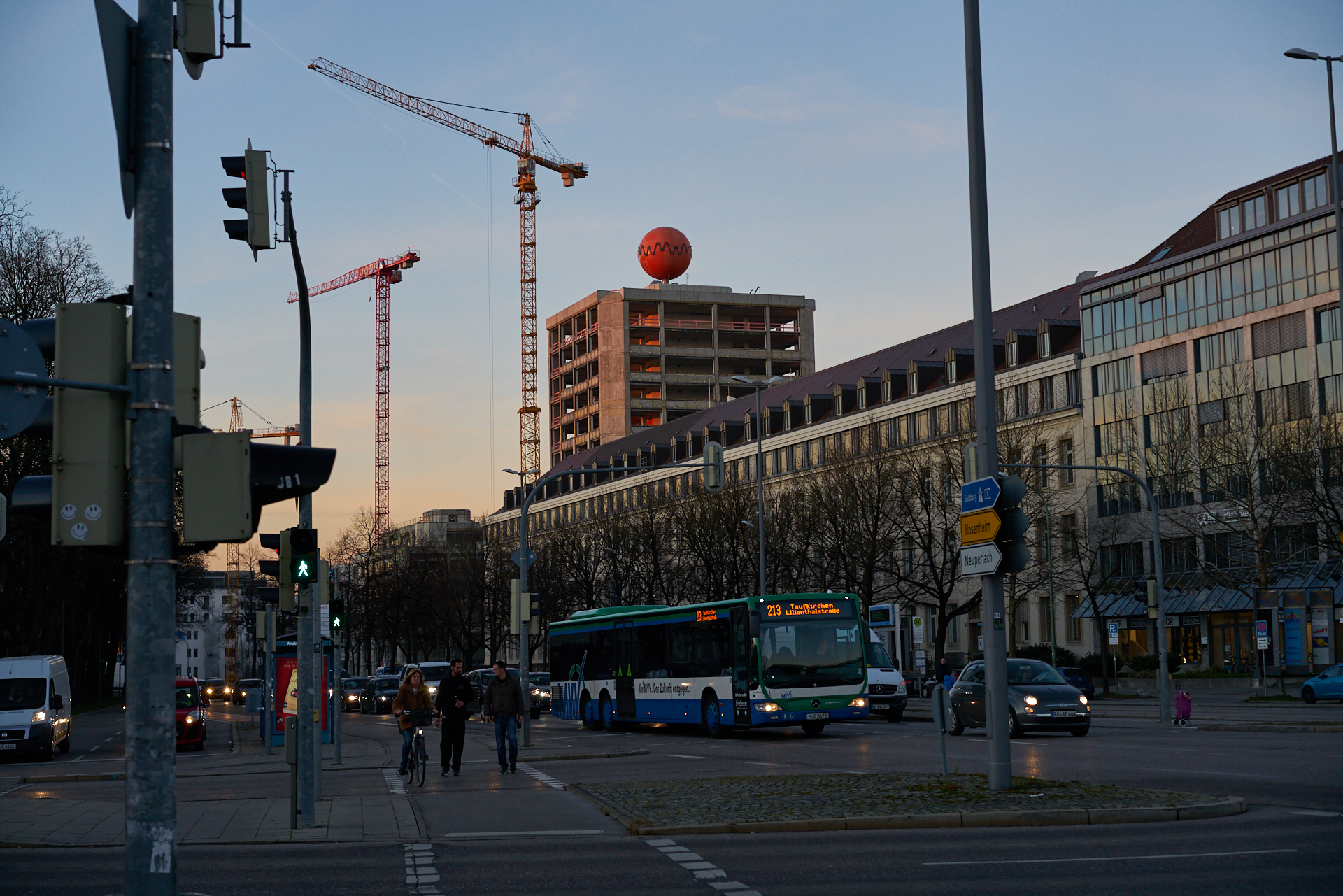 27.12.2016 - Entkernung des ATLAS Bürohochhauses
