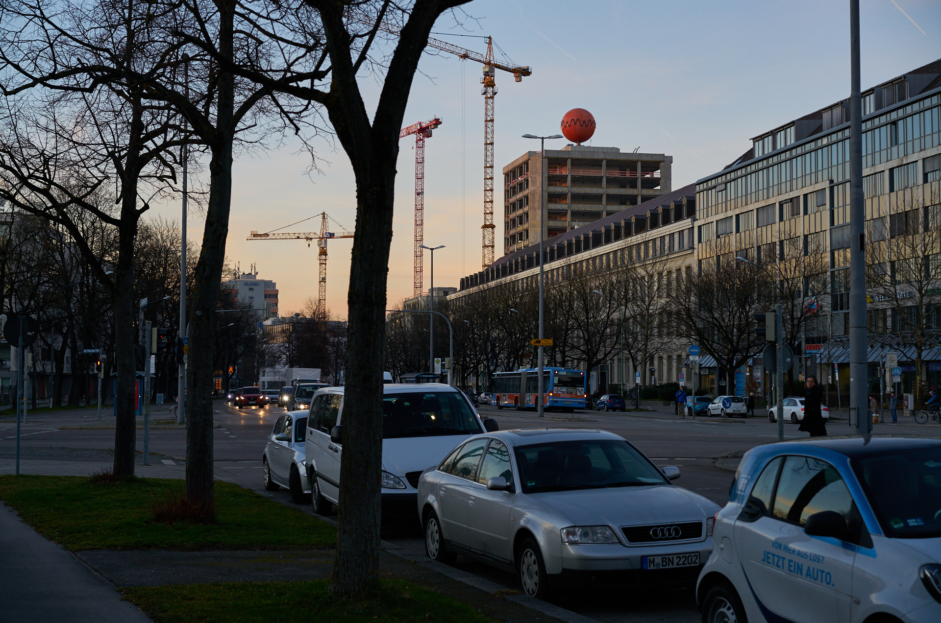 27.12.2016 - Entkernung des ATLAS Bürohochhauses