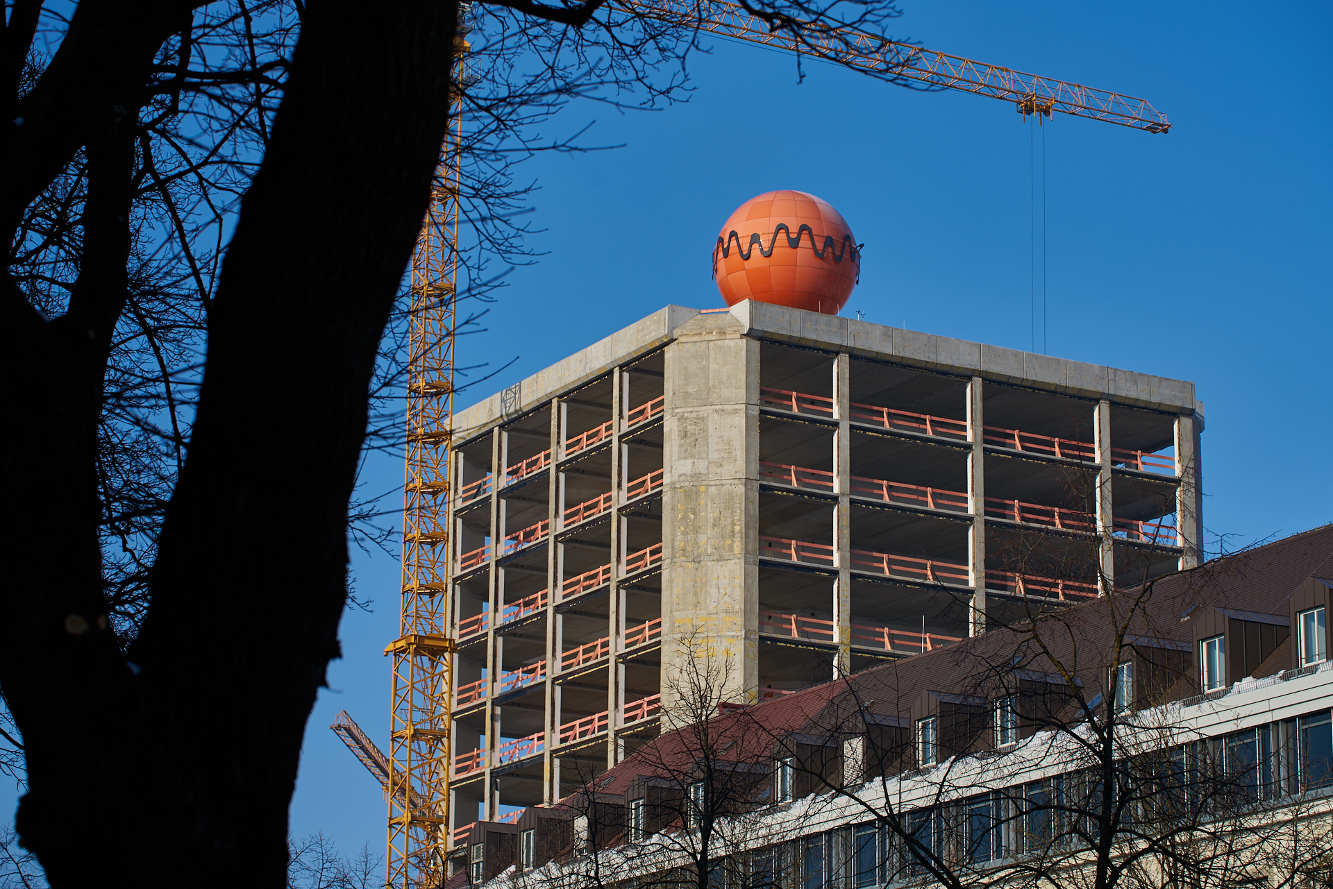 23.01.2016 - Das ATLAS Bürohochhaus entkernt und ohne Fassade