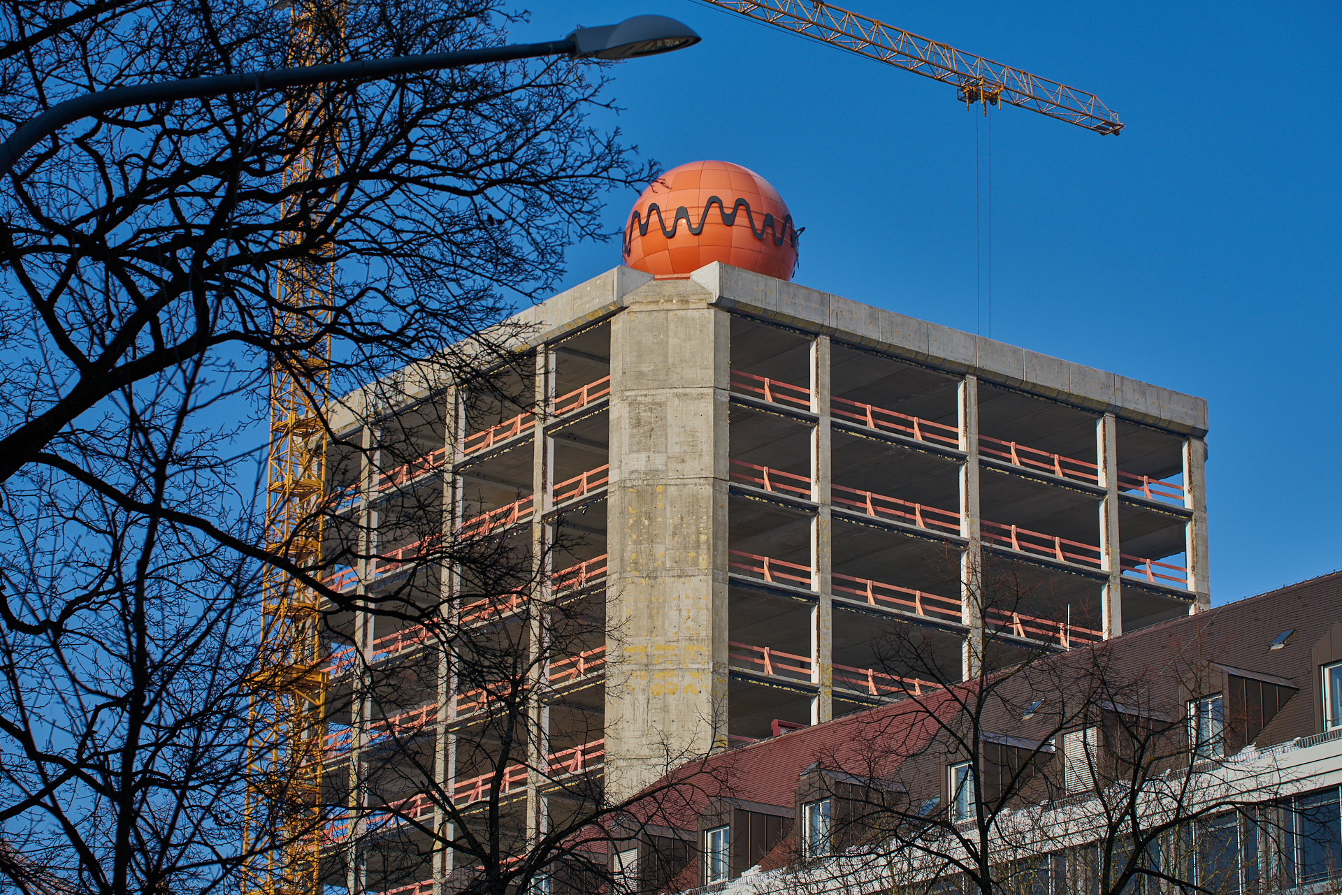 23.01.2016 - Das ATLAS Bürohochhaus entkernt und ohne Fassade