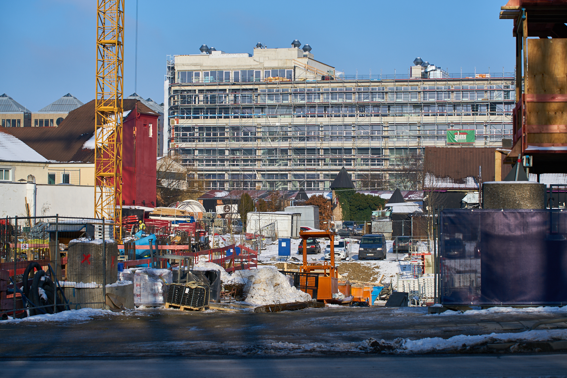 23.01.2016 - Das ATLAS Bürohochhaus entkernt und ohne Fassade