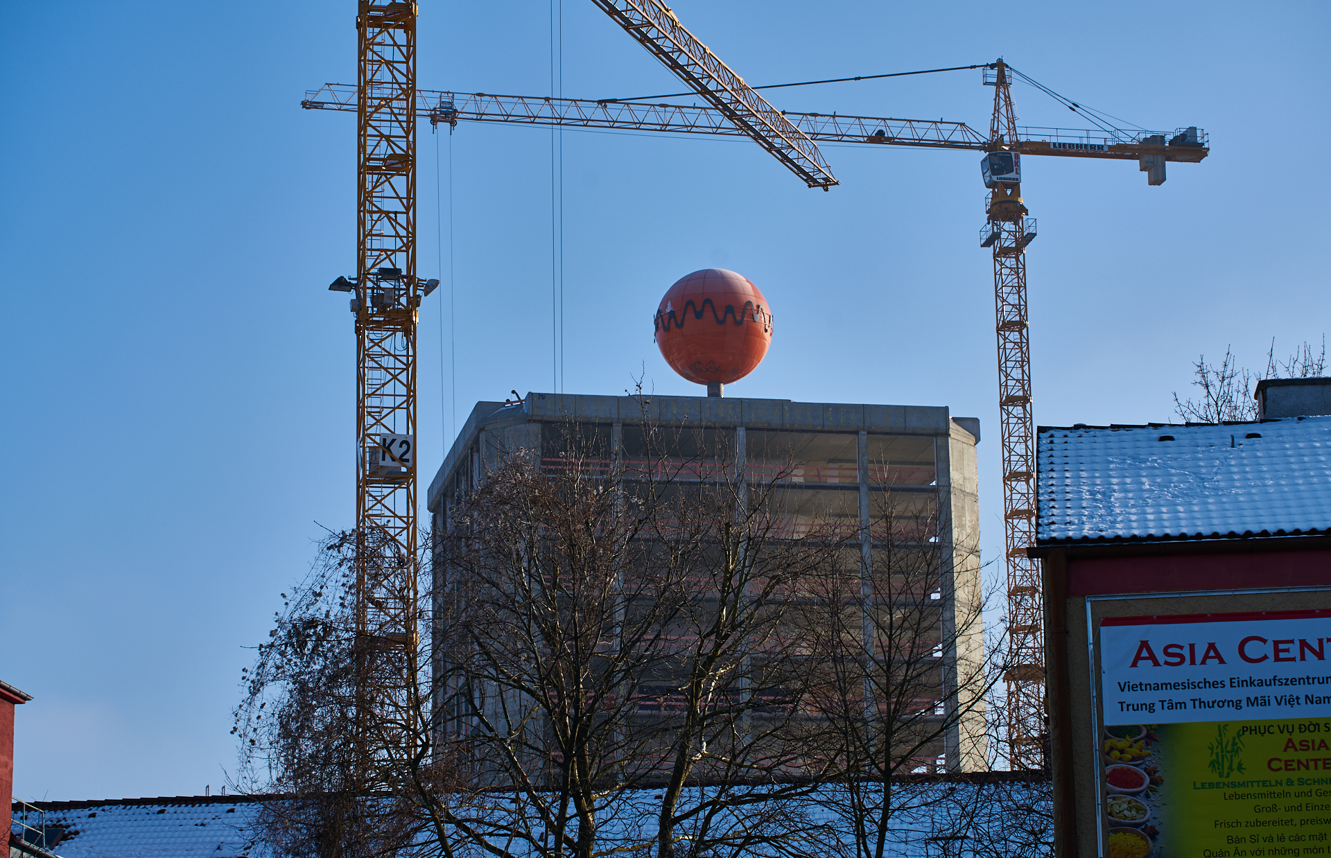 23.01.2016 - Das ATLAS Bürohochhaus entkernt und ohne Fassade