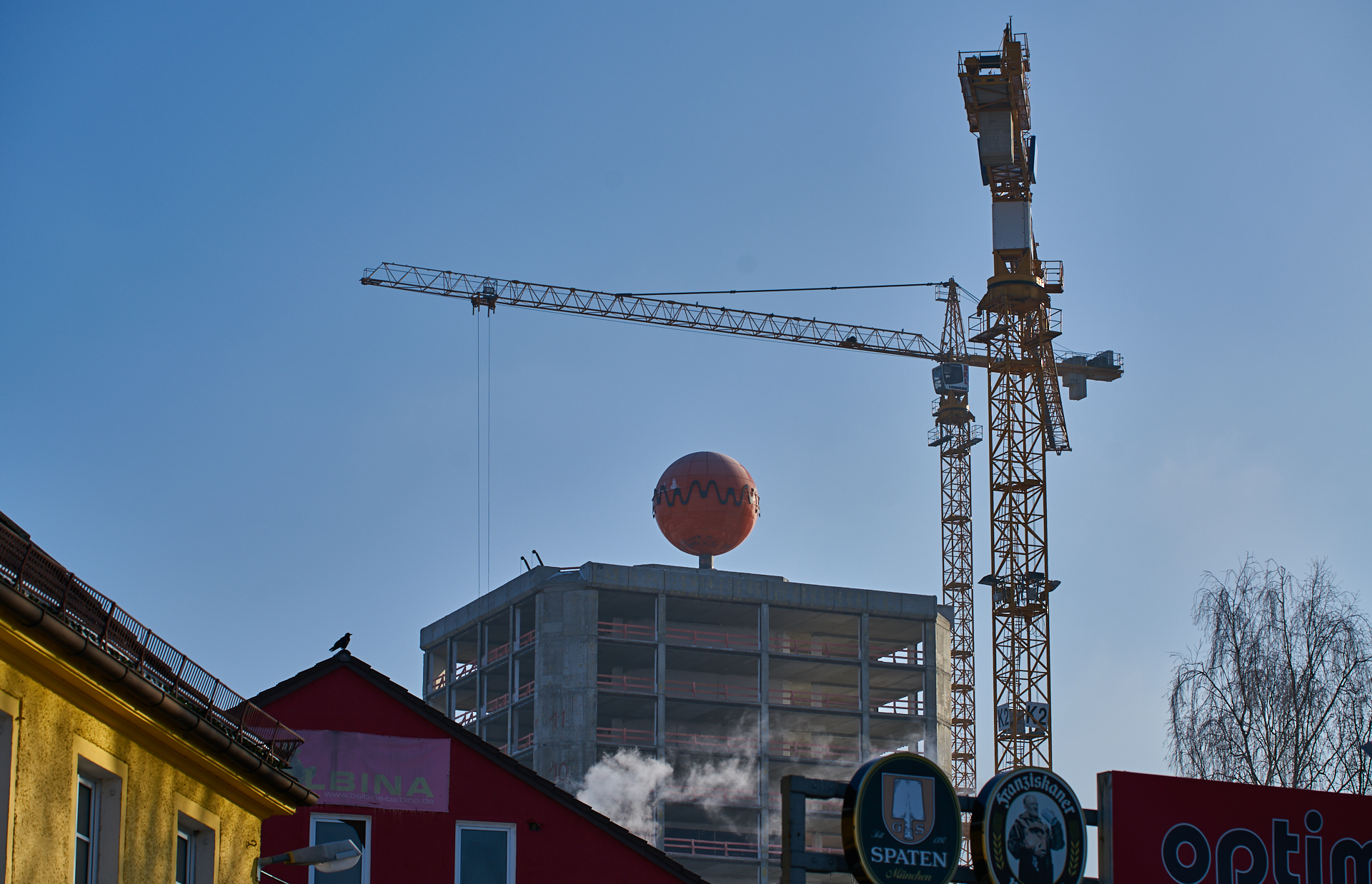 23.01.2016 - Das ATLAS Bürohochhaus entkernt und ohne Fassade