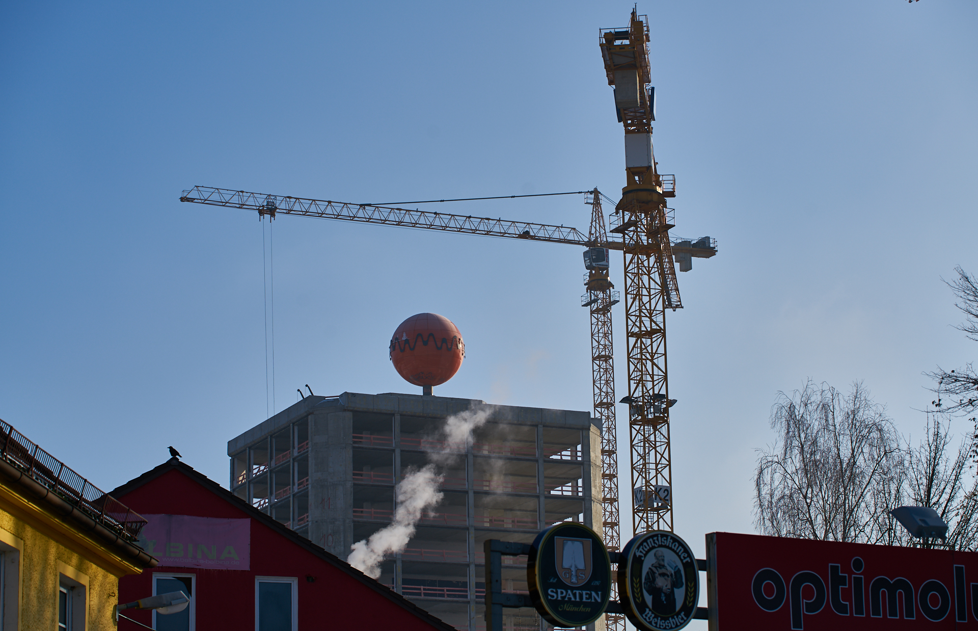 23.01.2016 - Das ATLAS Bürohochhaus entkernt und ohne Fassade