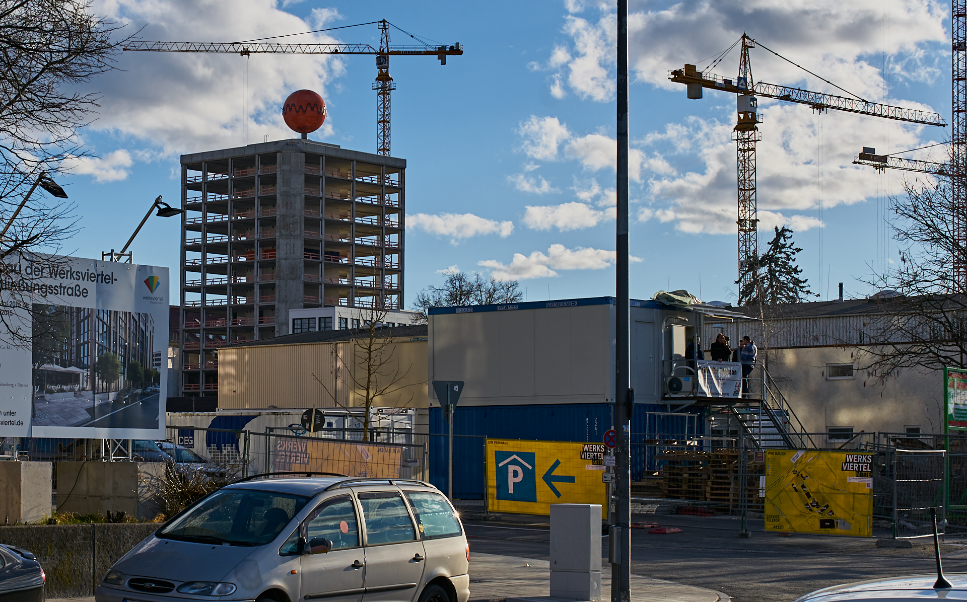 11.02.2016 - Das HIGHRISE-ONE im Anfangsstadium und ATLAS ohne Fassade