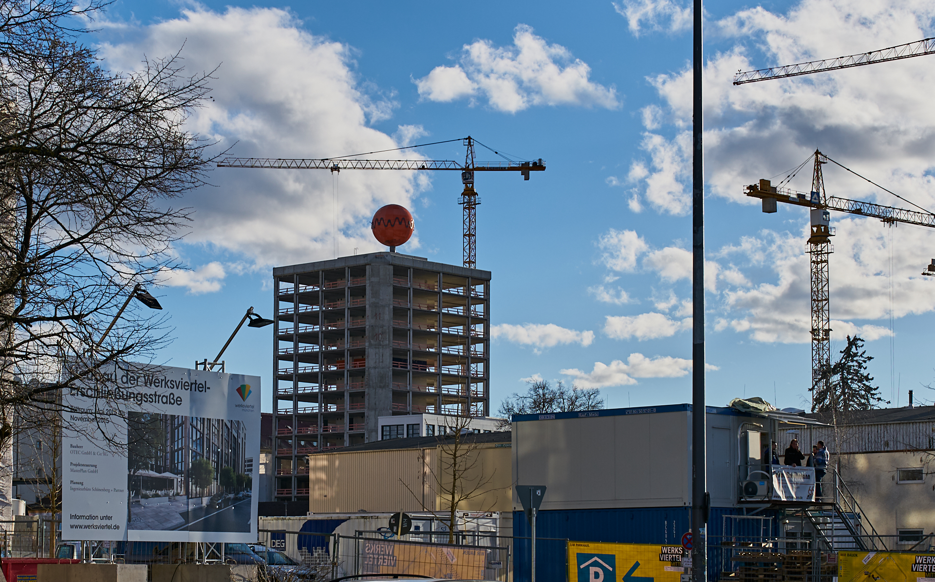 11.02.2016 - Das HIGHRISE-ONE im Anfangsstadium und ATLAS ohne Fassade
