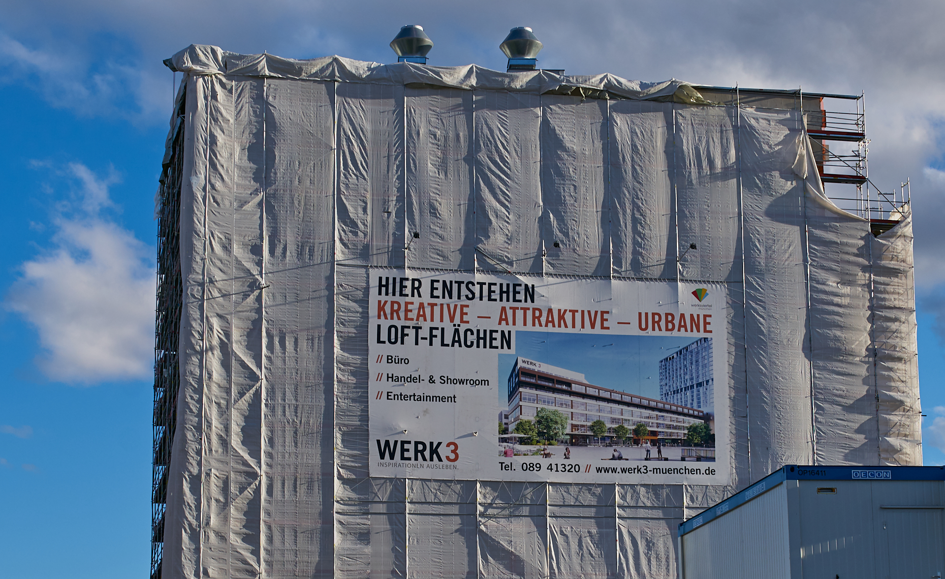11.02.2016 - Das HIGHRISE-ONE im Anfangsstadium und ATLAS ohne Fassade