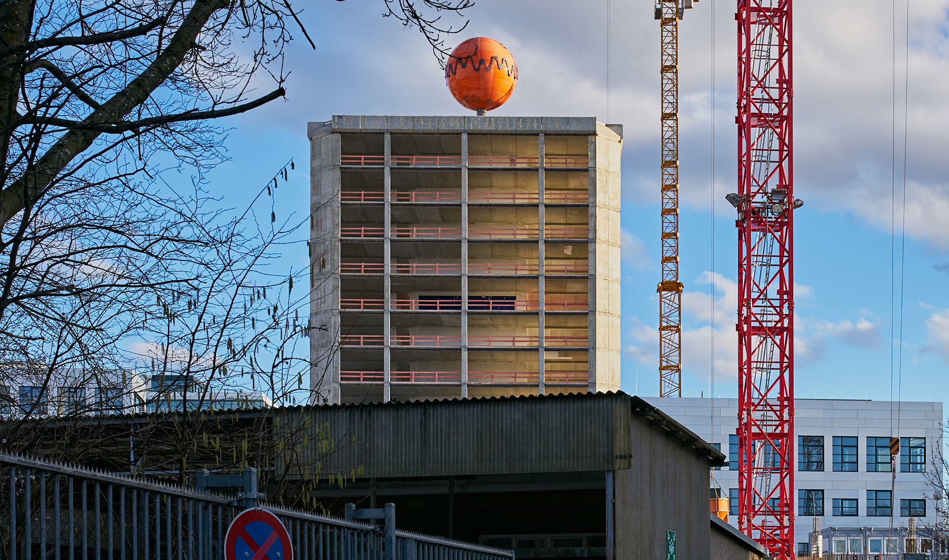 11.02.2016 - Das HIGHRISE-ONE im Anfangsstadium und ATLAS ohne Fassade