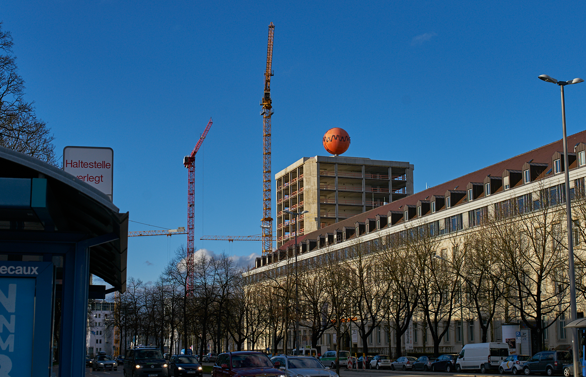 11.02.2016 - Das HIGHRISE-ONE im Anfangsstadium und ATLAS ohne Fassade