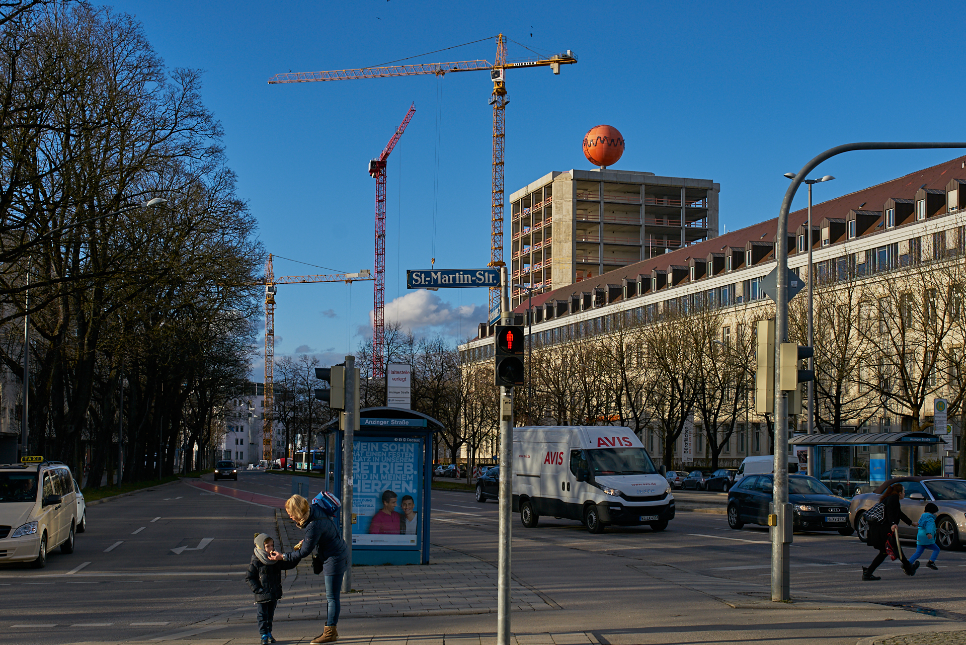 11.02.2016 - Das HIGHRISE-ONE im Anfangsstadium und ATLAS ohne Fassade