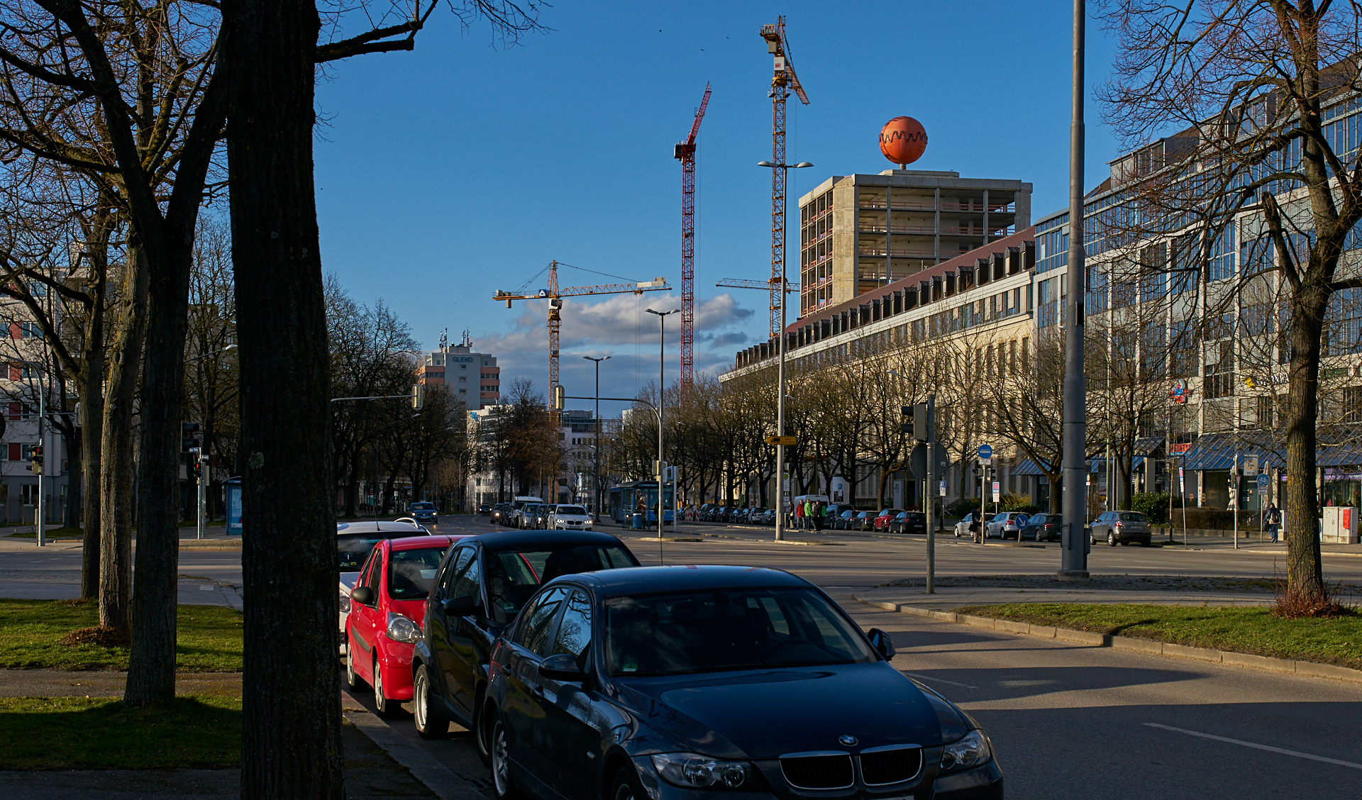 11.02.2016 - Das HIGHRISE-ONE im Anfangsstadium und ATLAS ohne Fassade