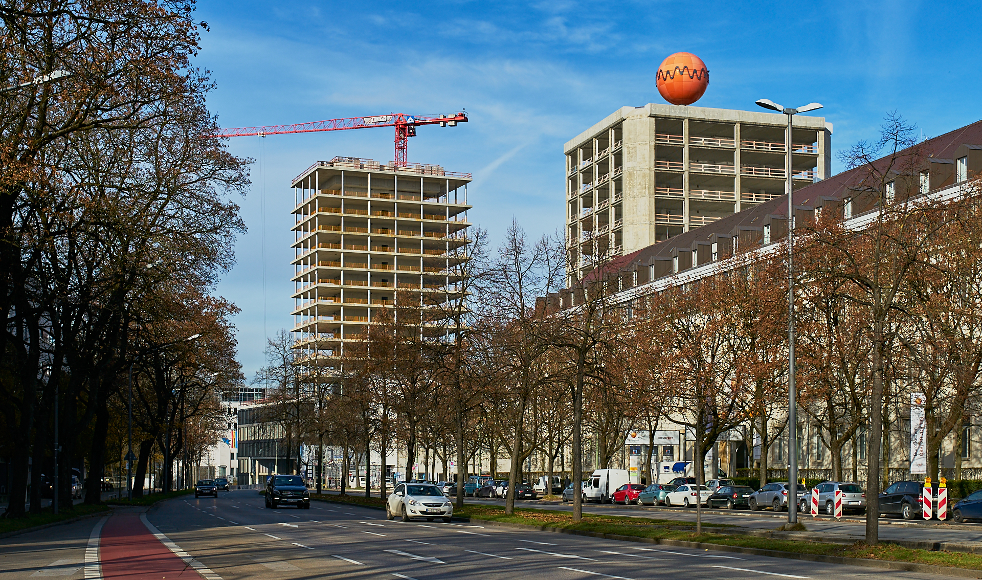 23.11.2016 - Beide Bürohochhäuser, der HIGHRISE und das ATLAS, befinden sich im Rohbau
